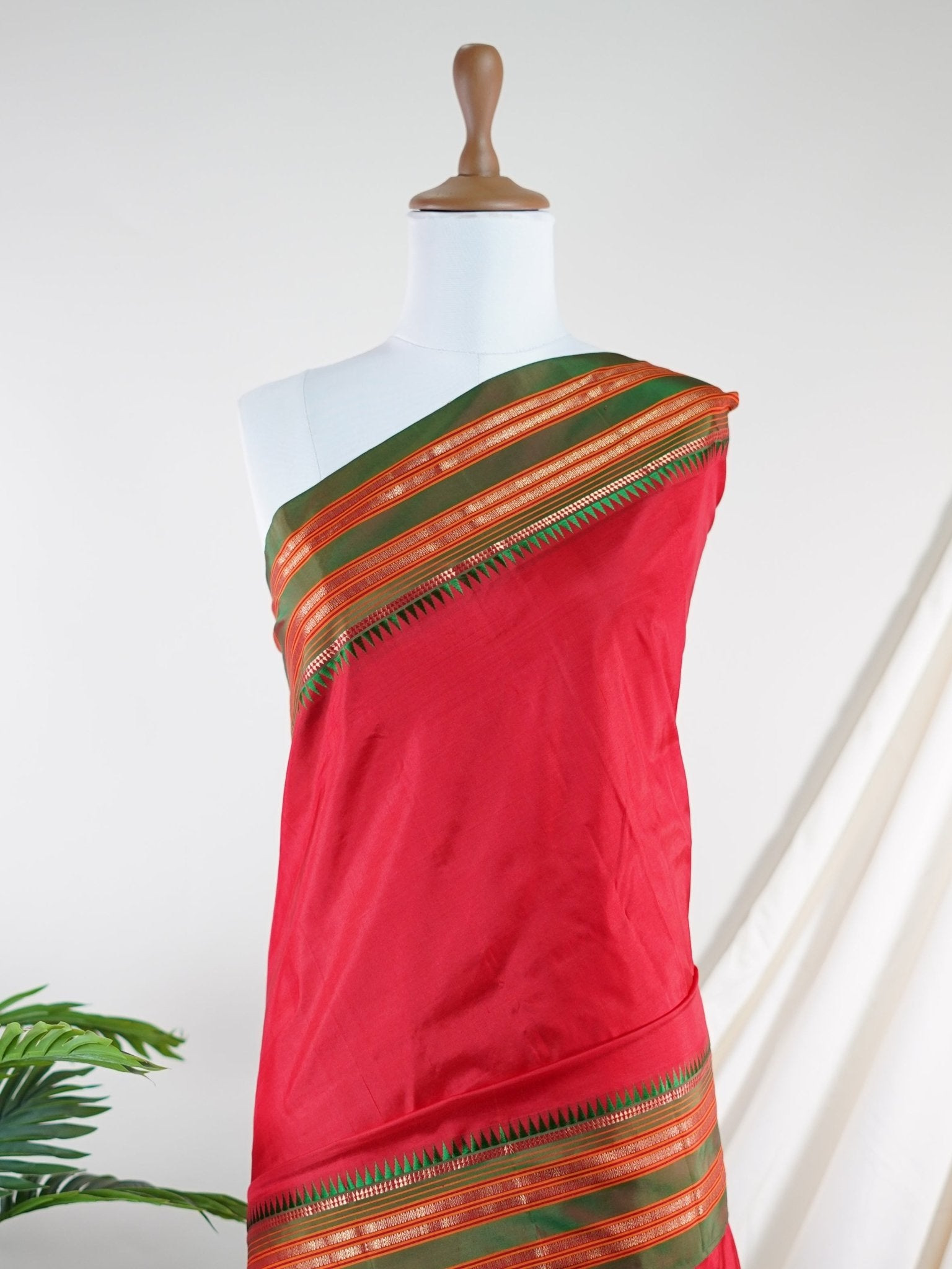 Narayanpet Red 100% Pure Silk - Manoranjitham Weaves - Handloom Store