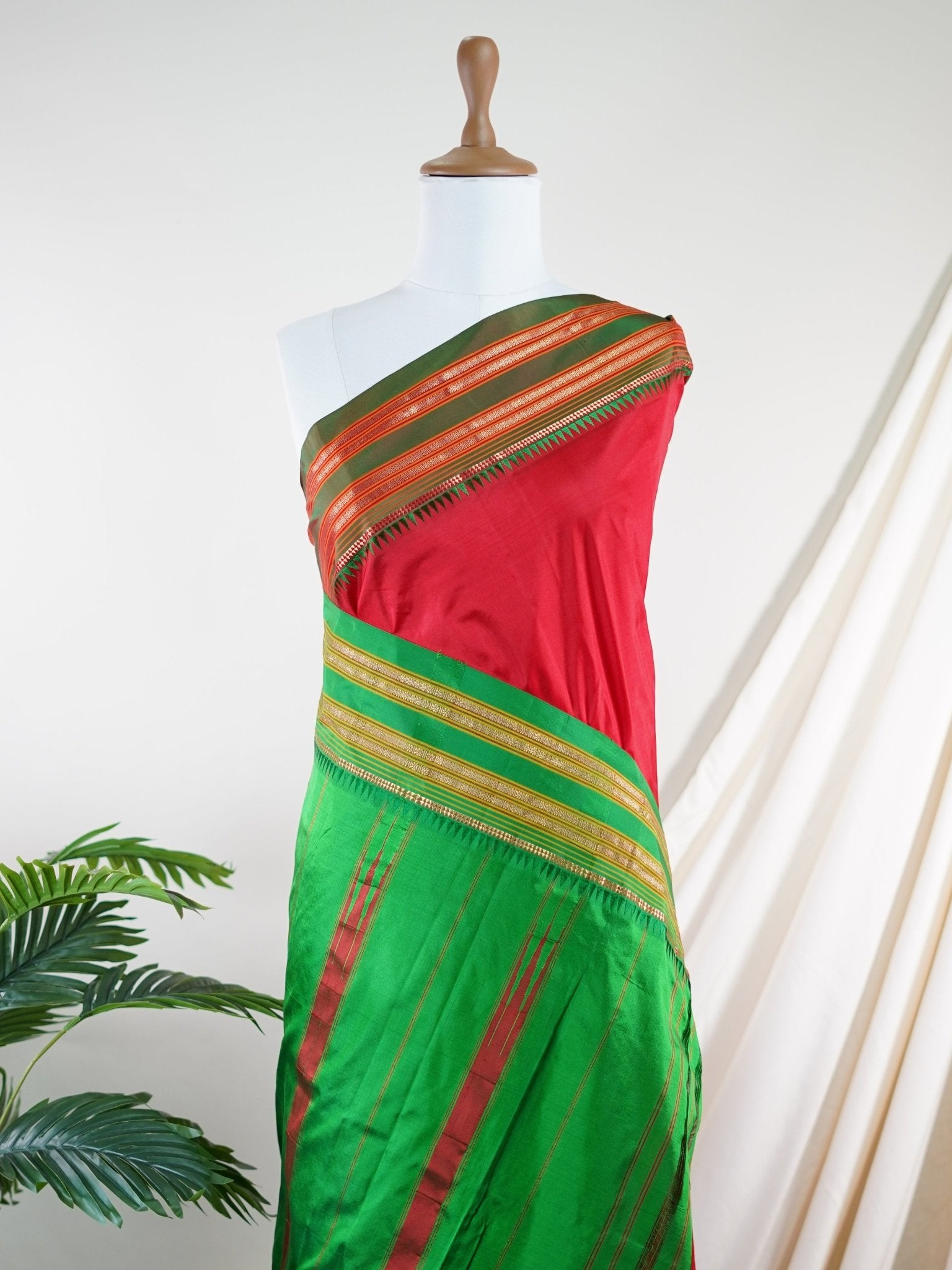 Narayanpet Red 100% Pure Silk - Manoranjitham Weaves - Handloom Store