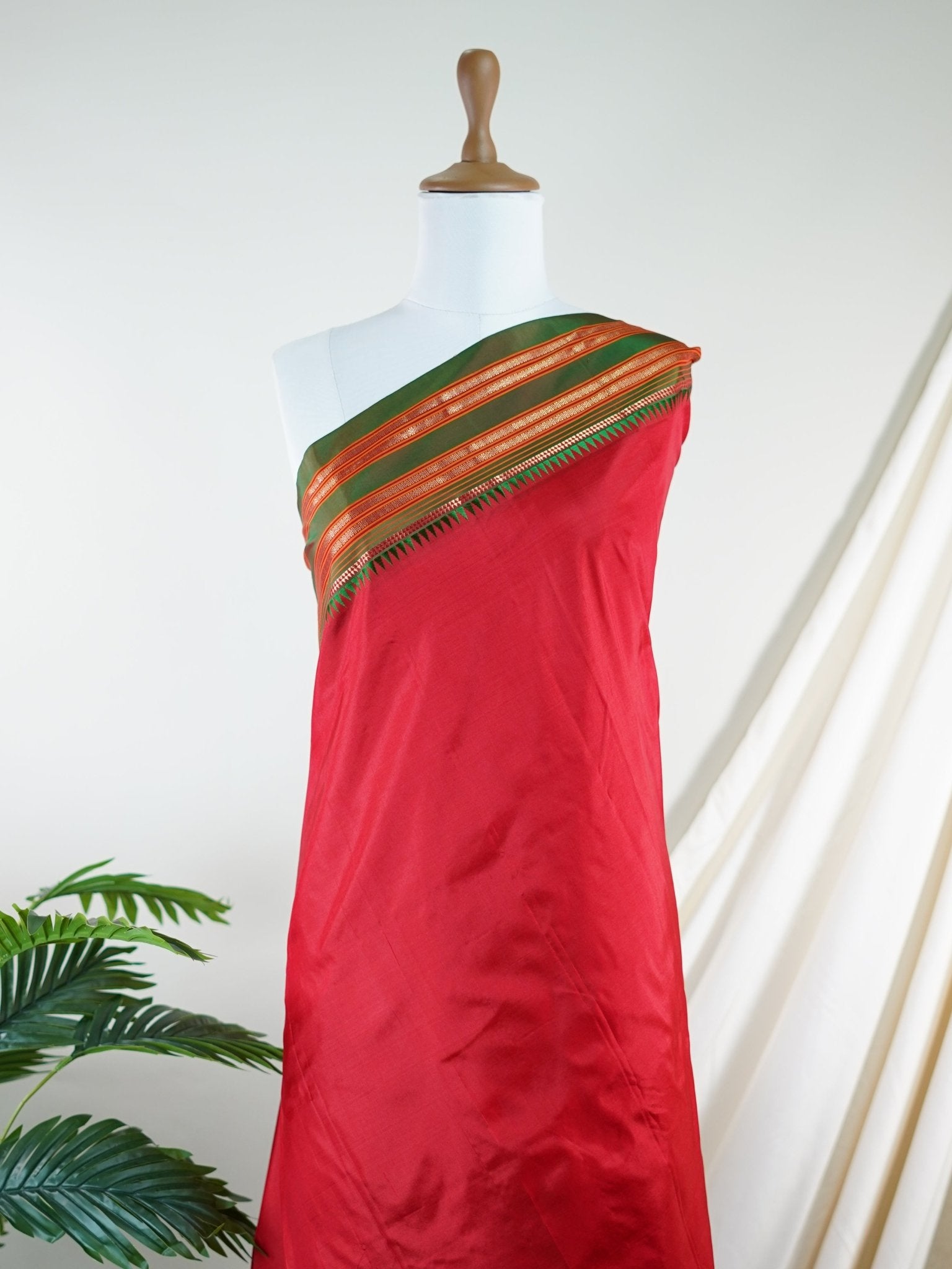 Narayanpet Red 100% Pure Silk - Manoranjitham Weaves - Handloom Store