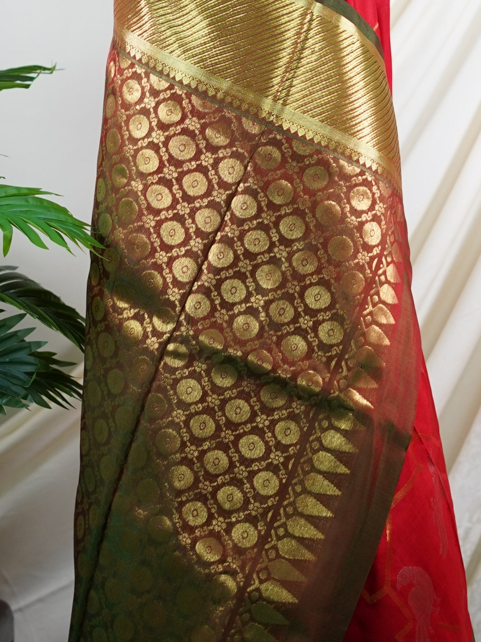 Venkatagiri Silk Red 100% Pure Silk - Manoranjitham Weaves - Handloom Store