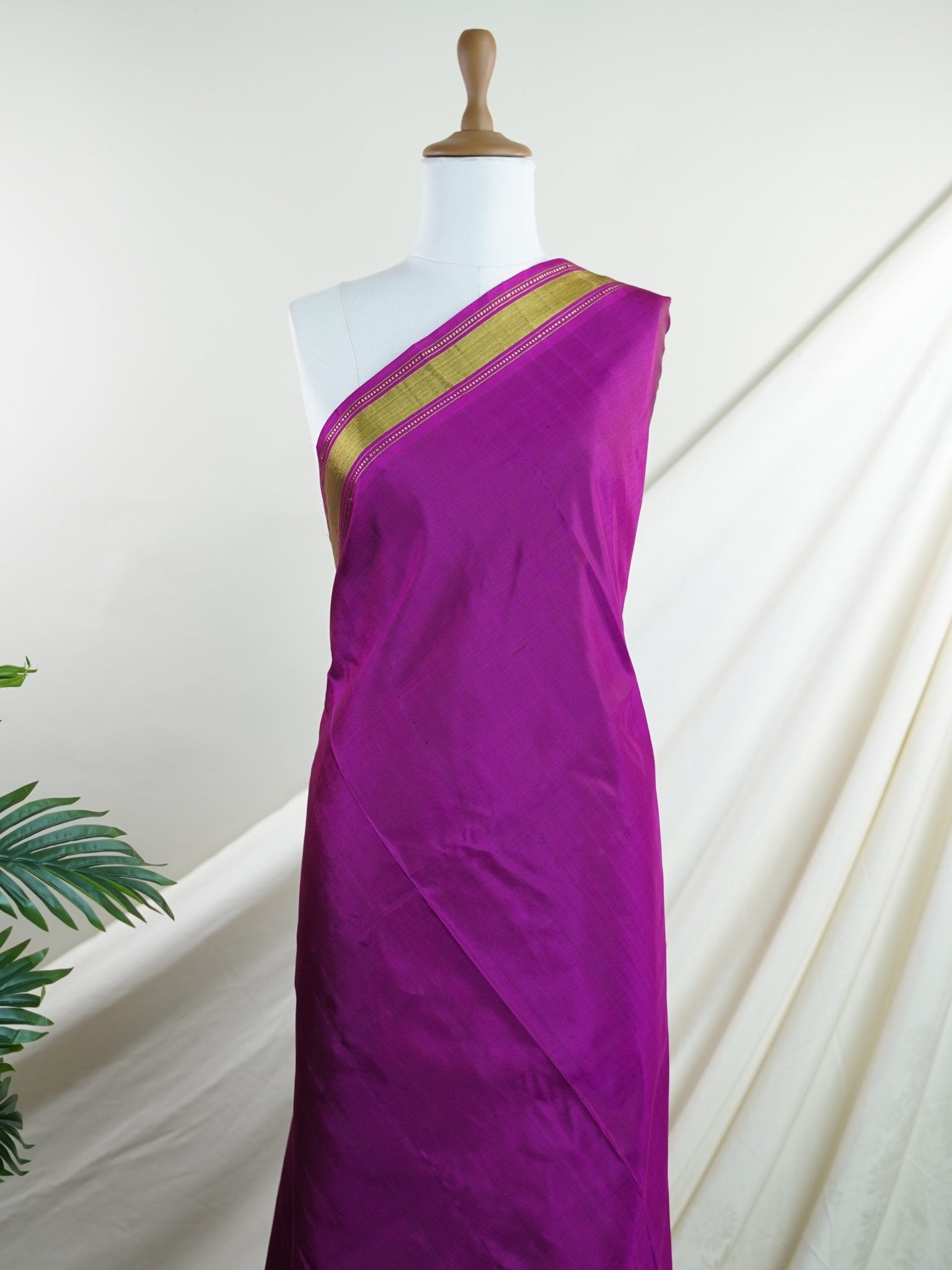 Venkatagiri Silk 100% Pure Silk - Manoranjitham Weaves - Handloom Store