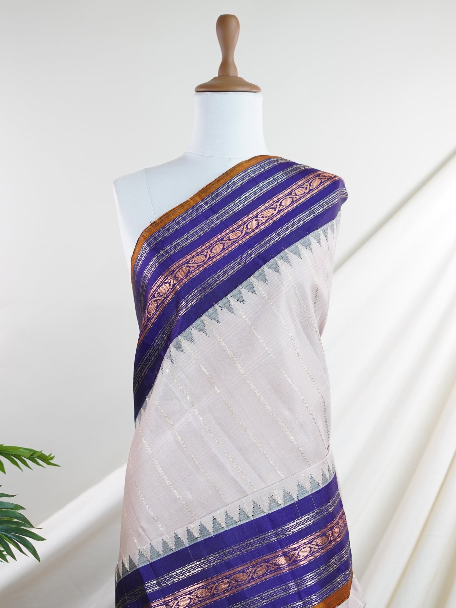 Gadwal Silk 100% Pure Silk - Manoranjitham Weaves - Handloom Store