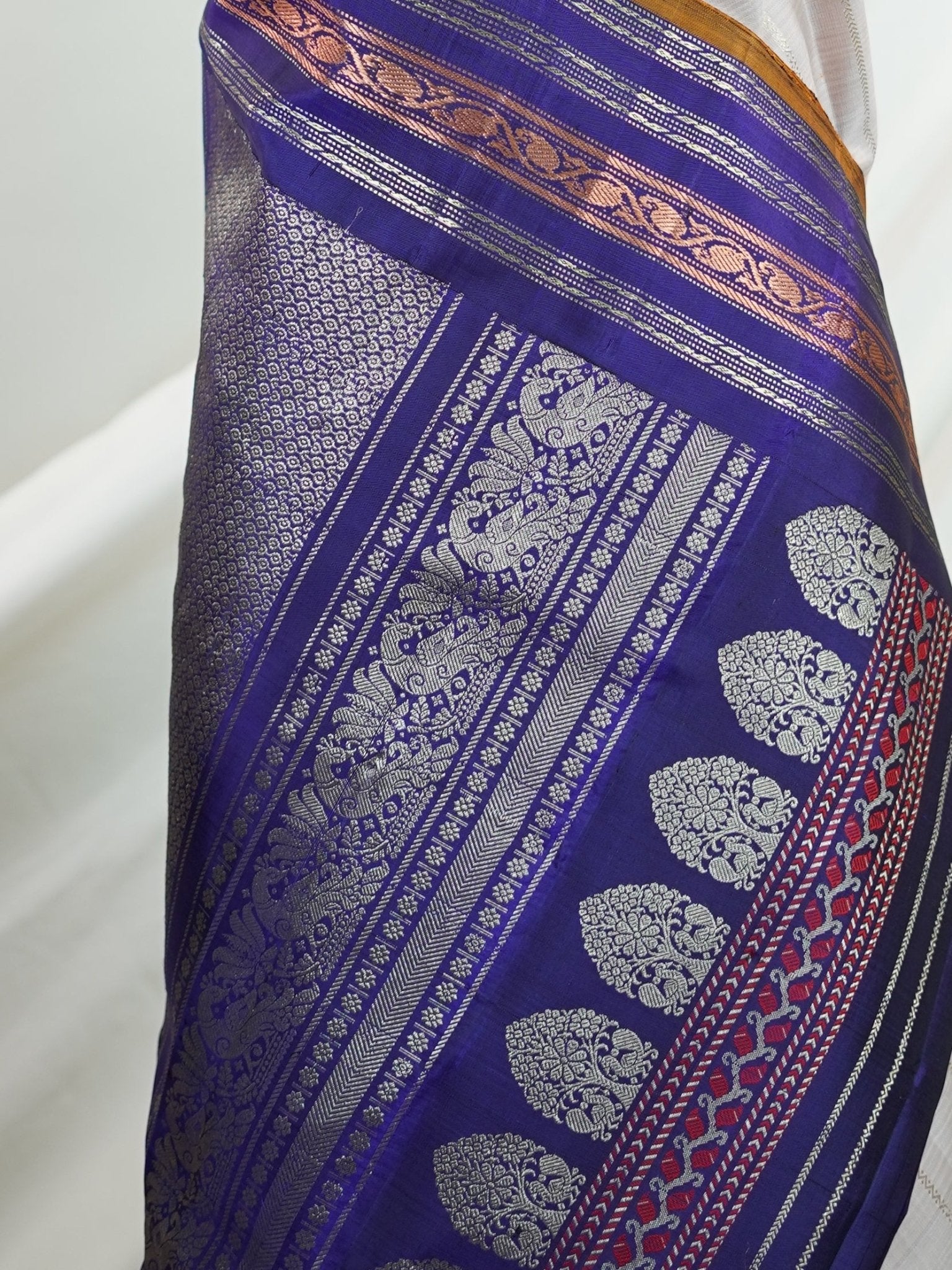 Gadwal Silk 100% Pure Silk - Manoranjitham Weaves - Handloom Store