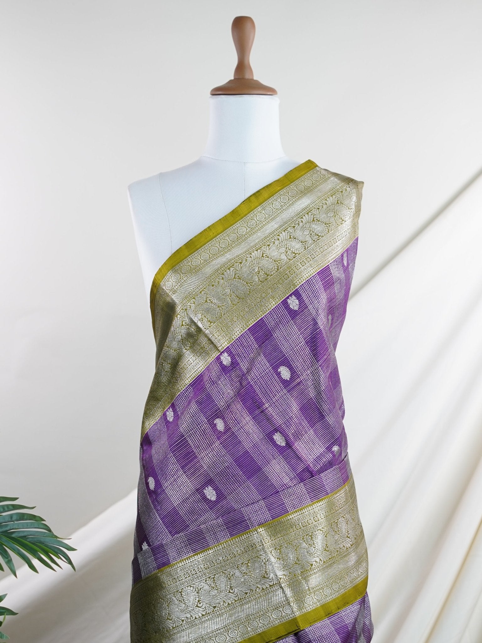 Venkatagiri Silk 100% Pure Silk - Manoranjitham Weaves - Handloom Store