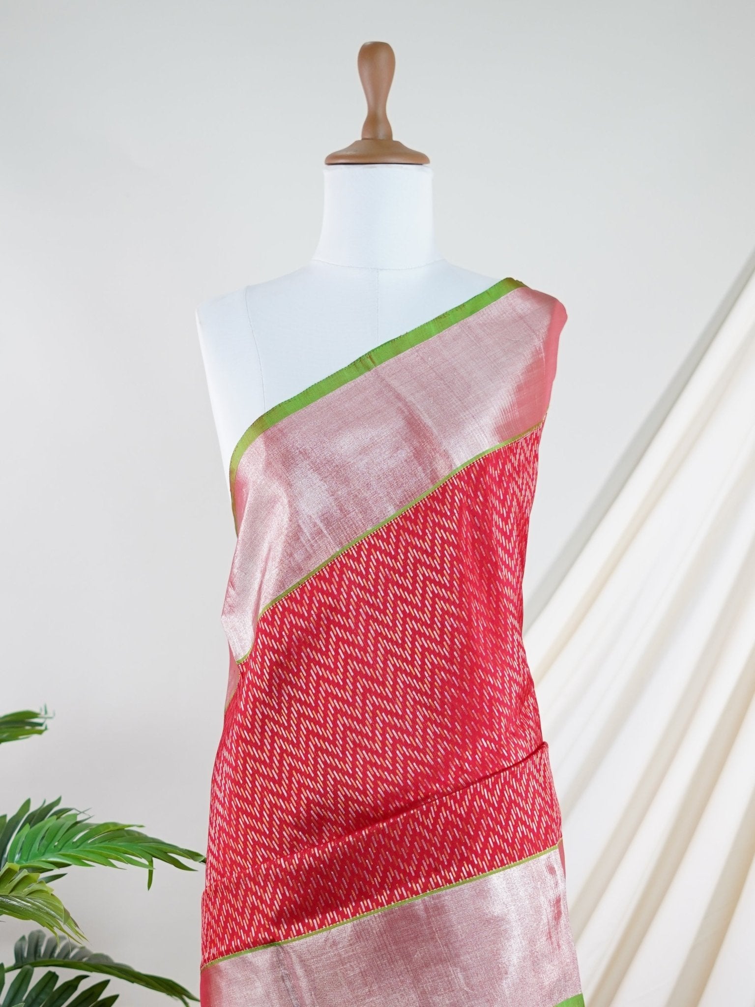 Venkatagiri Silk Red 100% Pure Silk - Manoranjitham Weaves - Handloom Store
