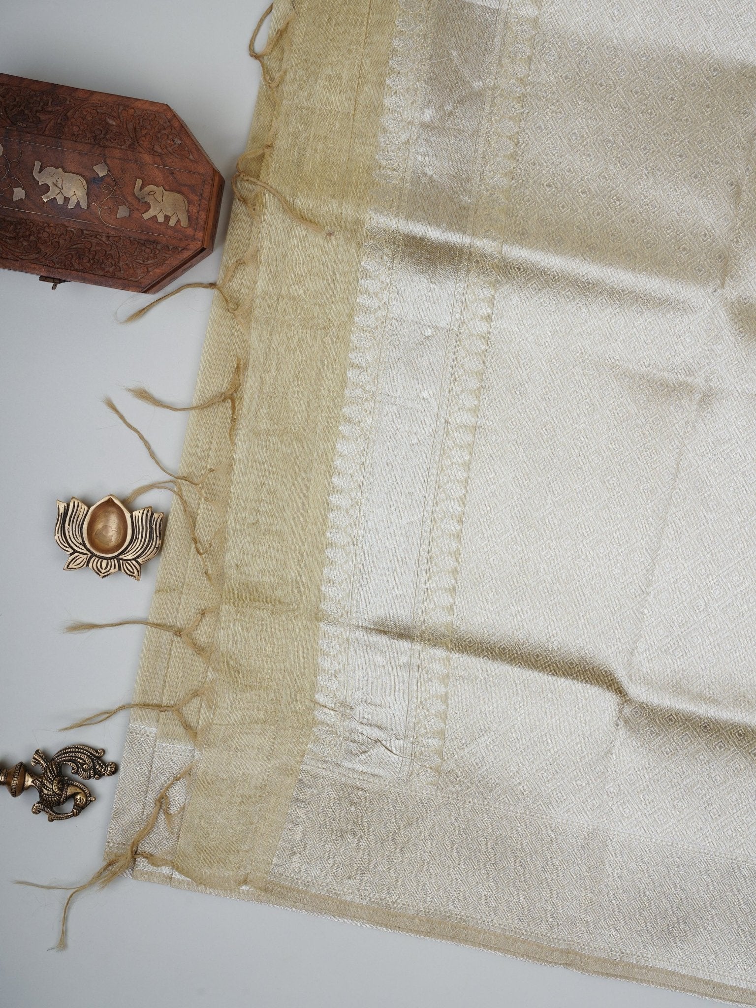 tissue Gold Semi Tissue - Manoranjitham Weaves - Handloom Store