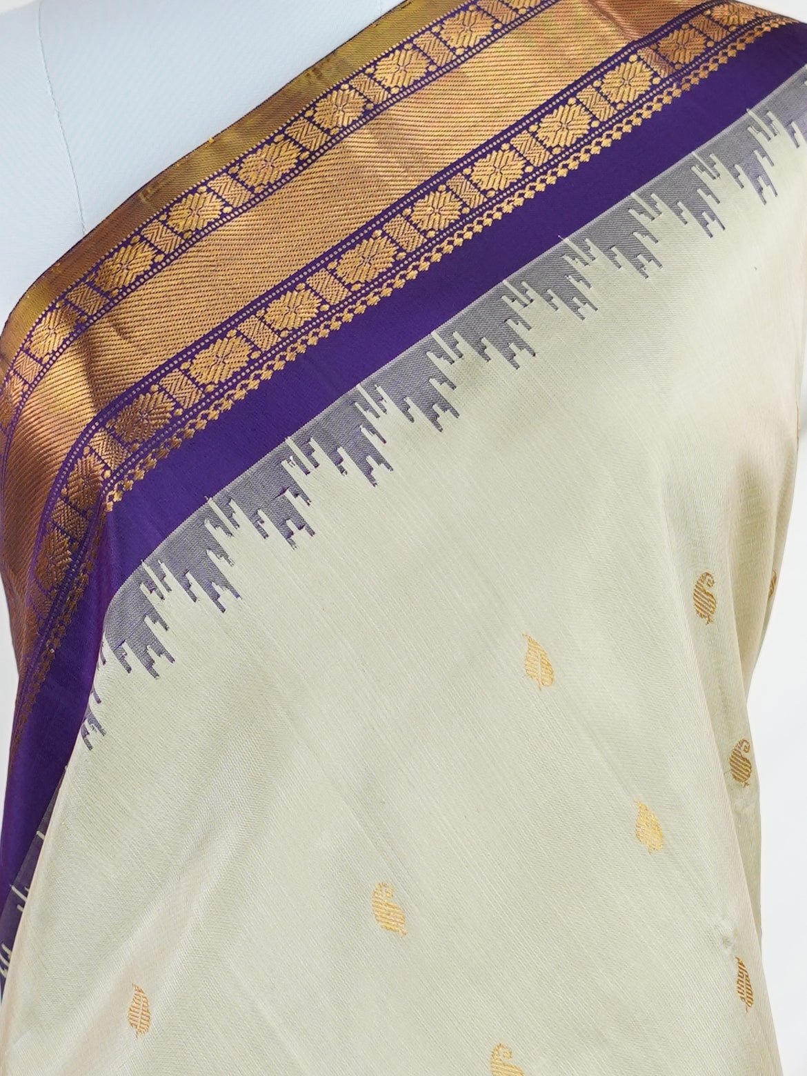 Gadwal Silk 100% Pure Silk - Manoranjitham Weaves - Handloom Store