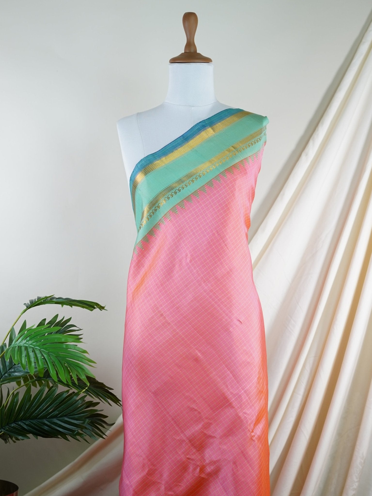 Gadwal Silk 100% Pure Silk - Manoranjitham Weaves - Handloom Store