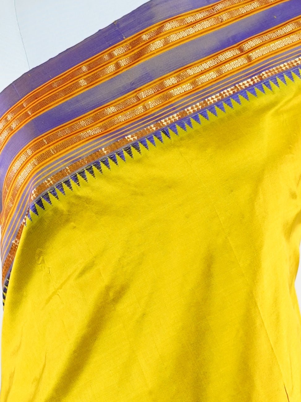 Narayanpet Yellowish Green 100% Pure Silk - Manoranjitham Weaves - Handloom Store