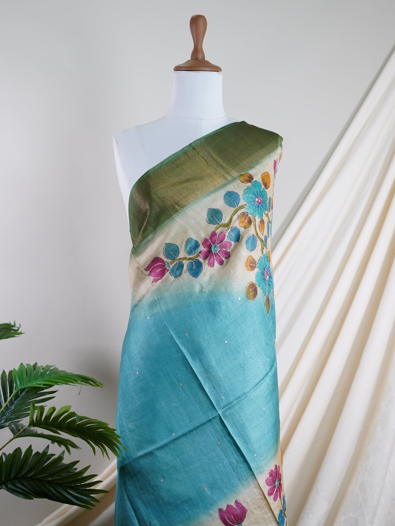 Tussars Off-White 100% Pure Tussar - Manoranjitham Weaves - Handloom Store