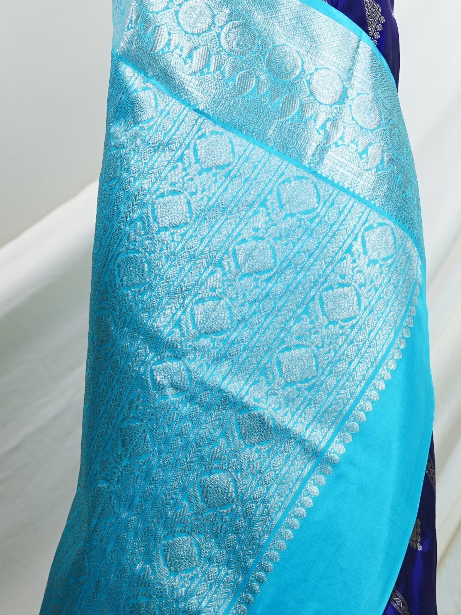 Venkatagiri Silk 100% Pure Silk - Manoranjitham Weaves - Handloom Store