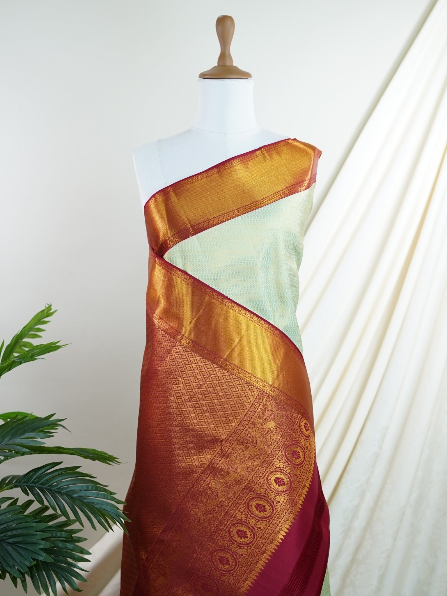 Kanchipuram Silk 100% Pure Silk - Manoranjitham Weaves - Handloom Store