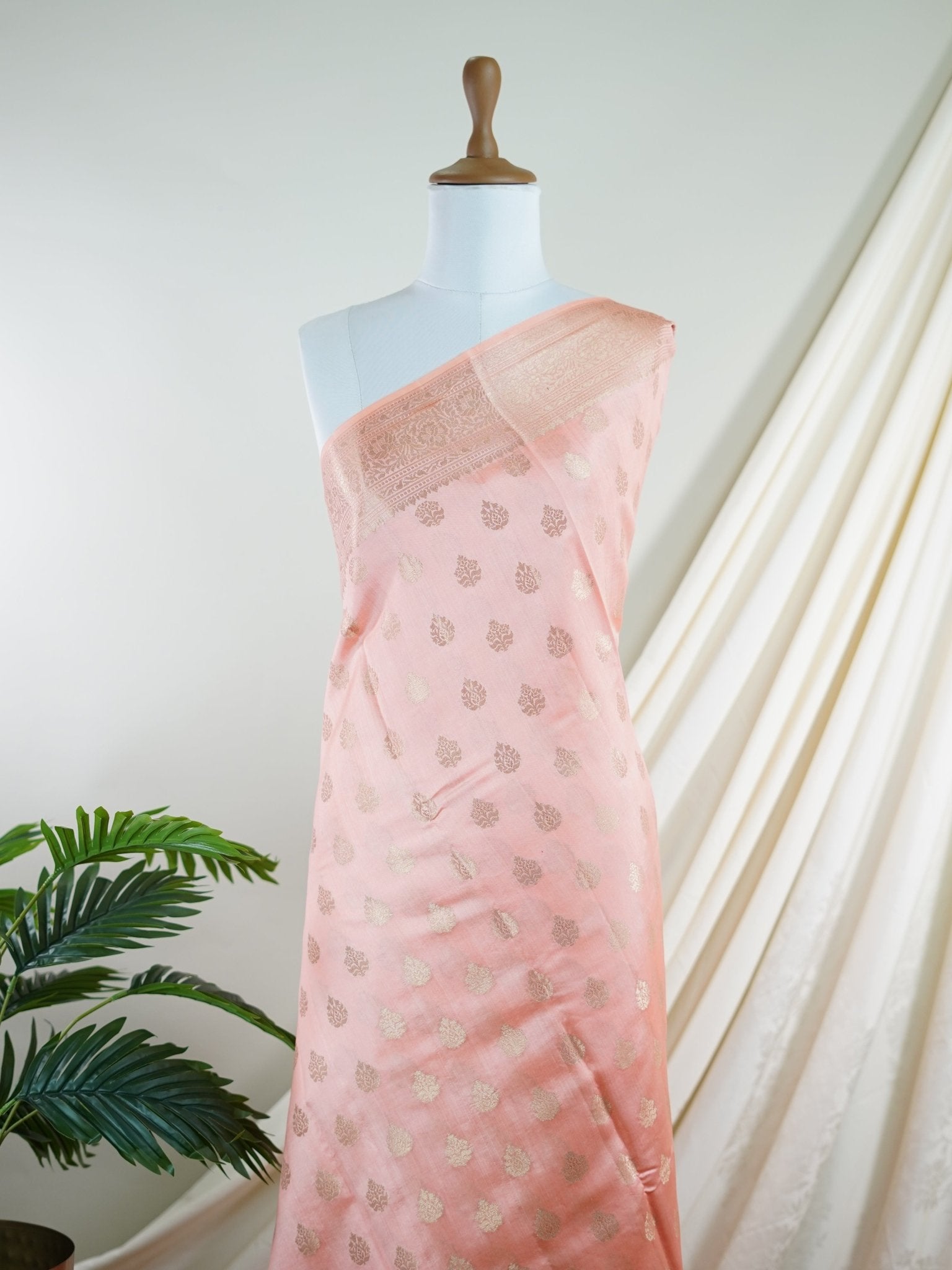 Chiniya Silk Oange 100% Pure Chiniya Silk - Manoranjitham Weaves - Handloom Store