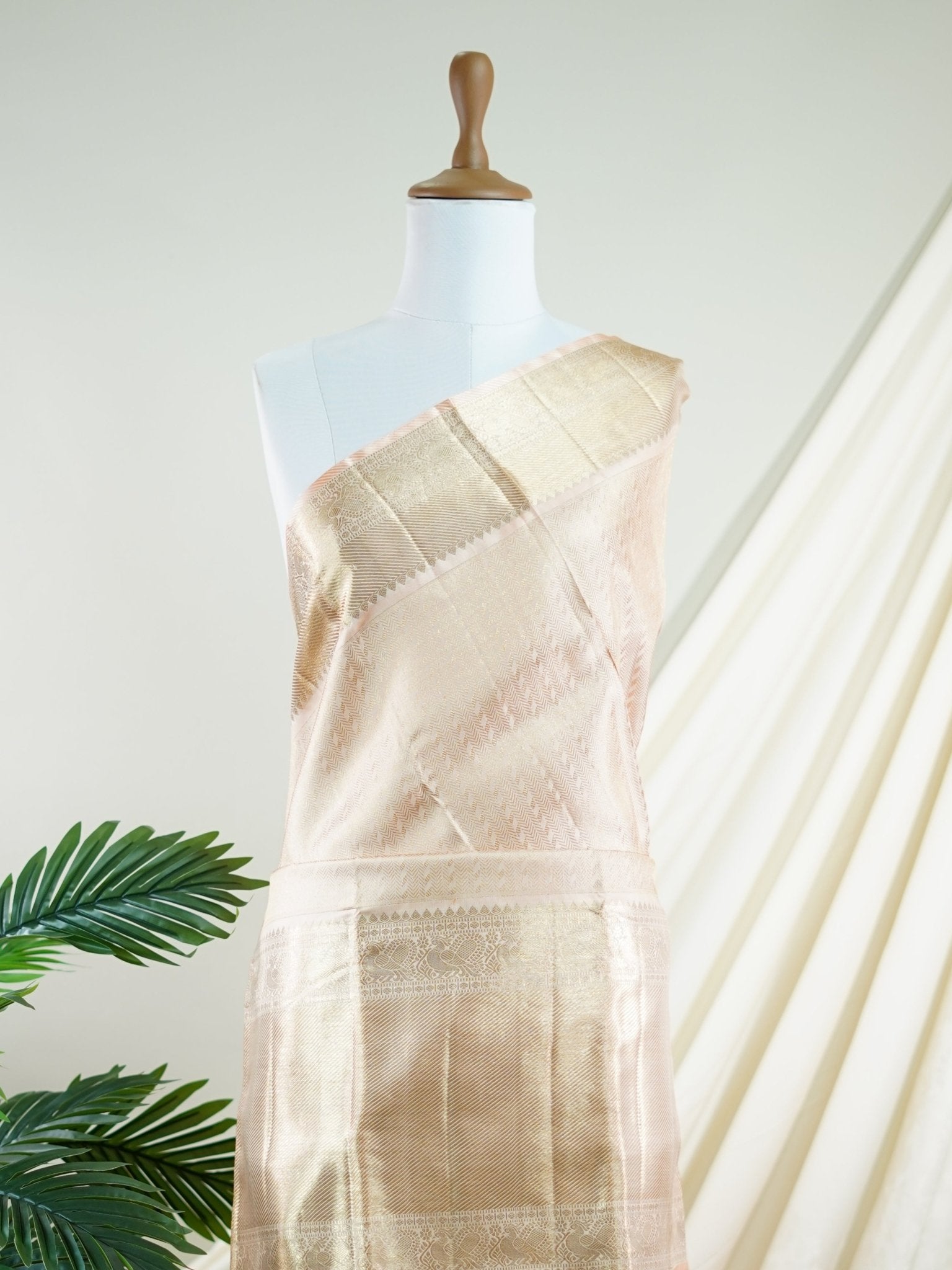 Kanchipuram Silk Peach 100% Pure Silk - Manoranjitham Weaves - Handloom Store