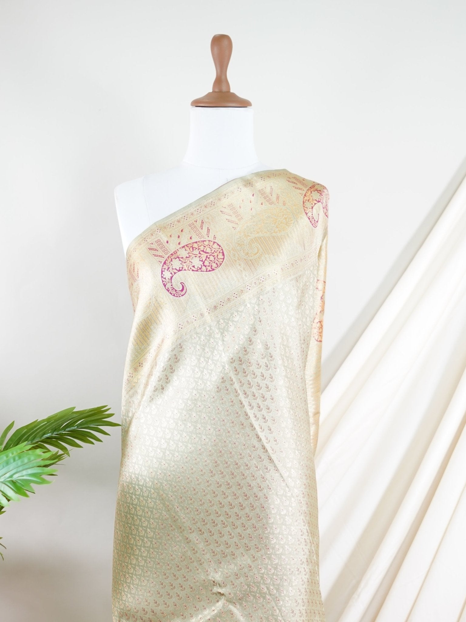 Kanchipuram Silk Light Mint Green 100% Pure Silk - Manoranjitham Weaves - Handloom Store