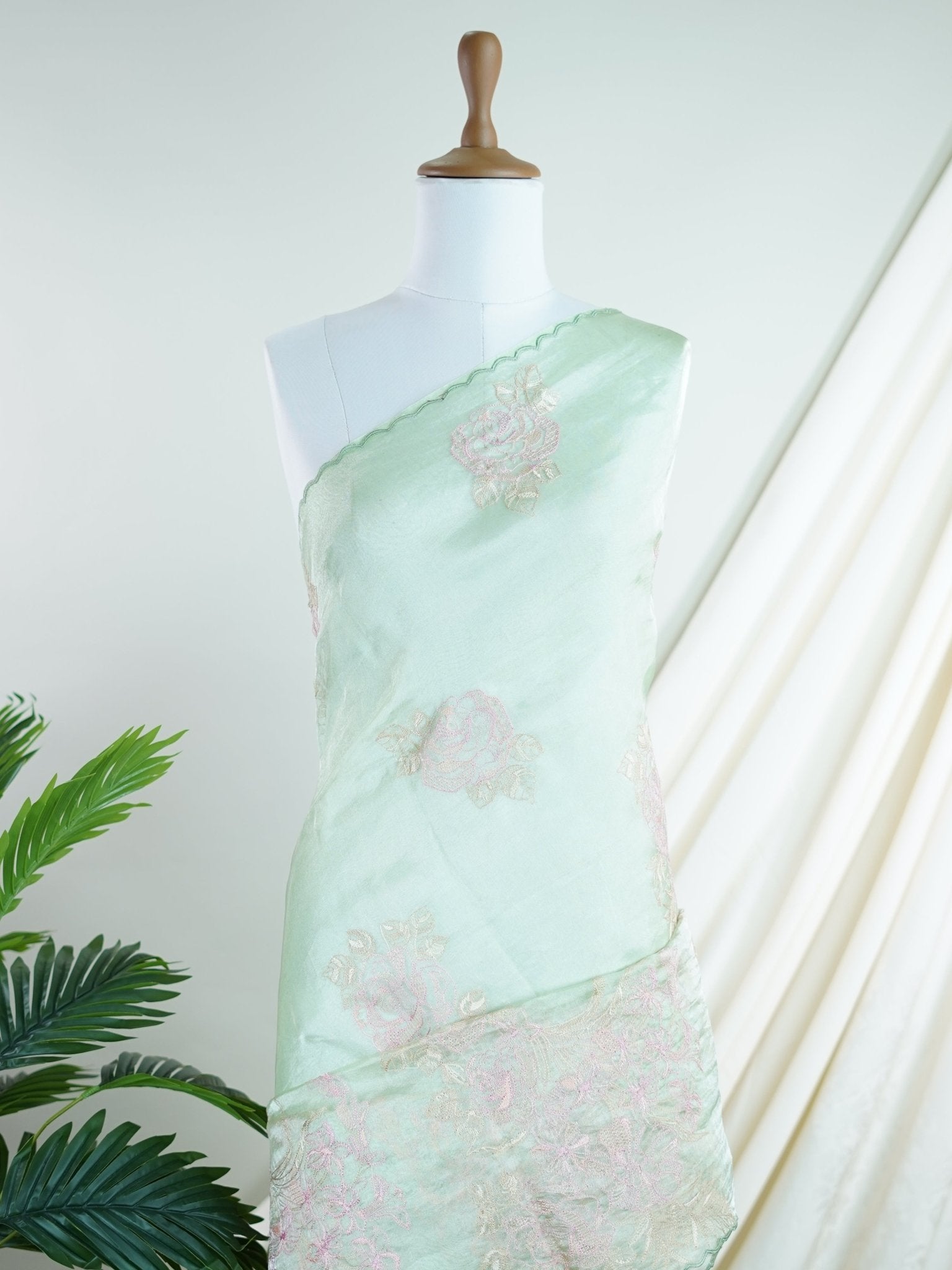 Katan Pista Green 100% Pure Tissue - Manoranjitham Weaves - Handloom Store