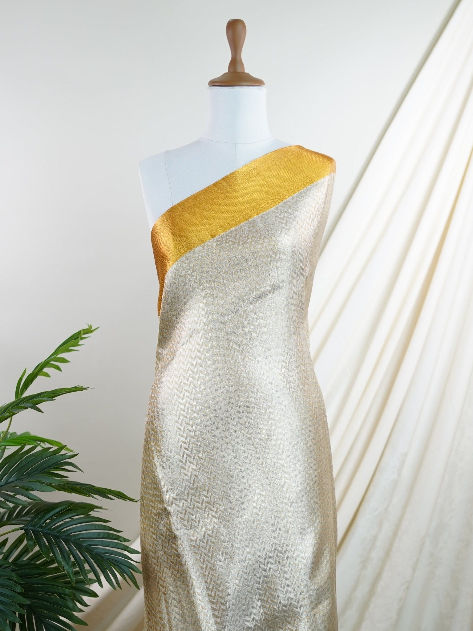 Kanchipuram Silk 100% Pure Silk - Manoranjitham Weaves - Handloom Store