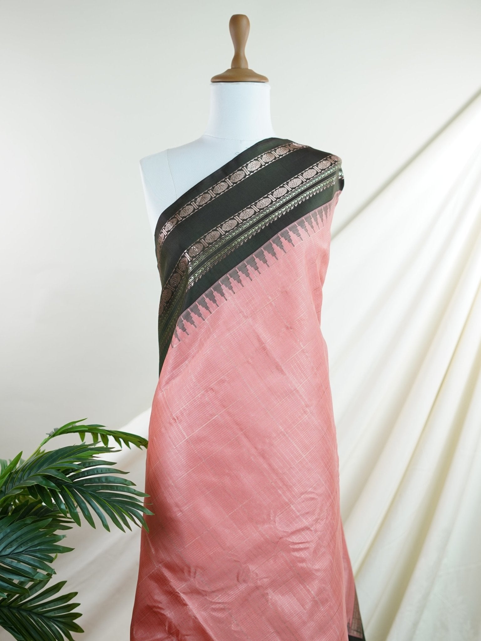 Gadwal Silk 100% Pure Silk - Manoranjitham Weaves - Handloom Store