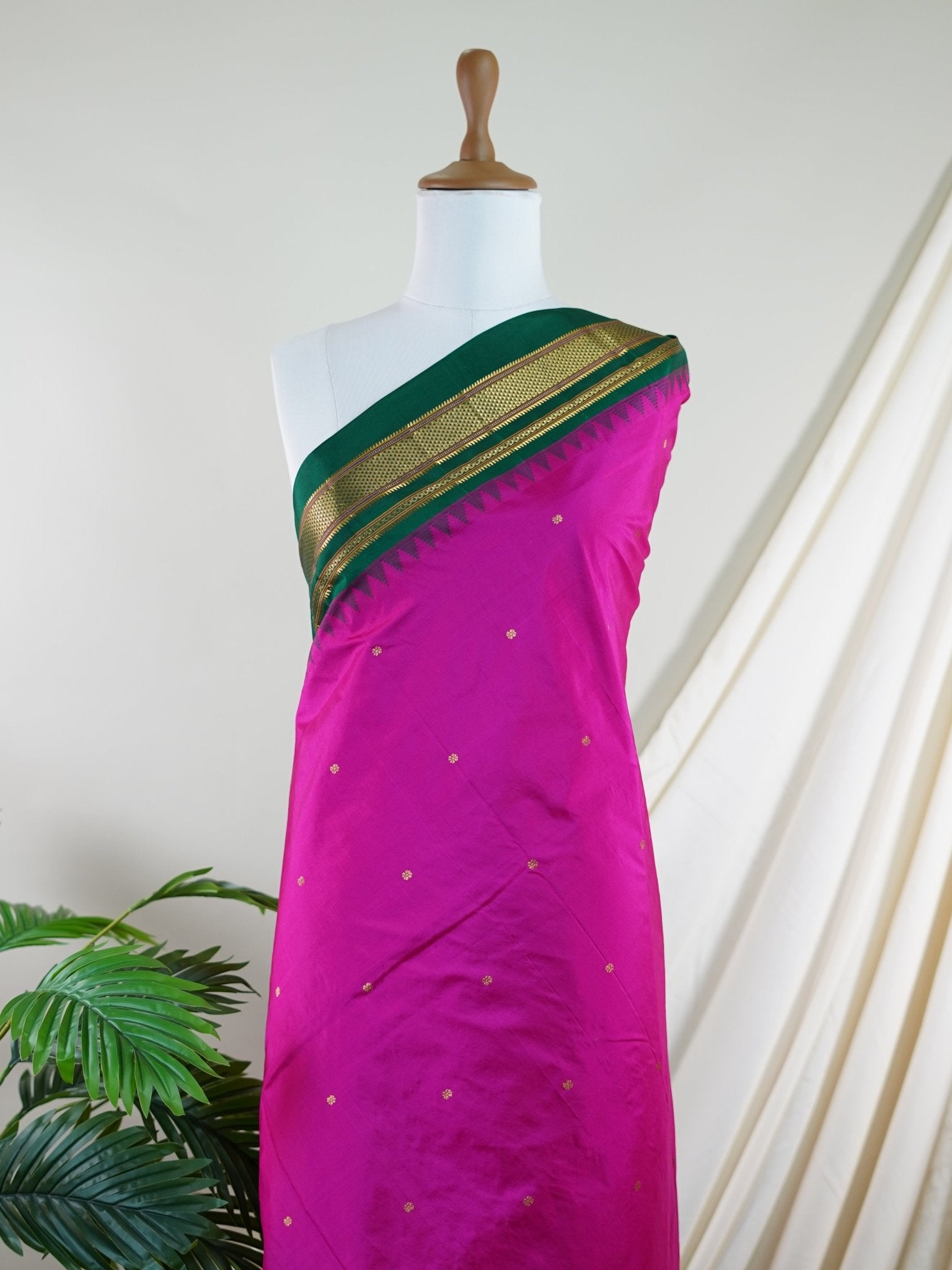 Narayanpet Pink 100% Pure Silk - Manoranjitham Weaves - Handloom Store