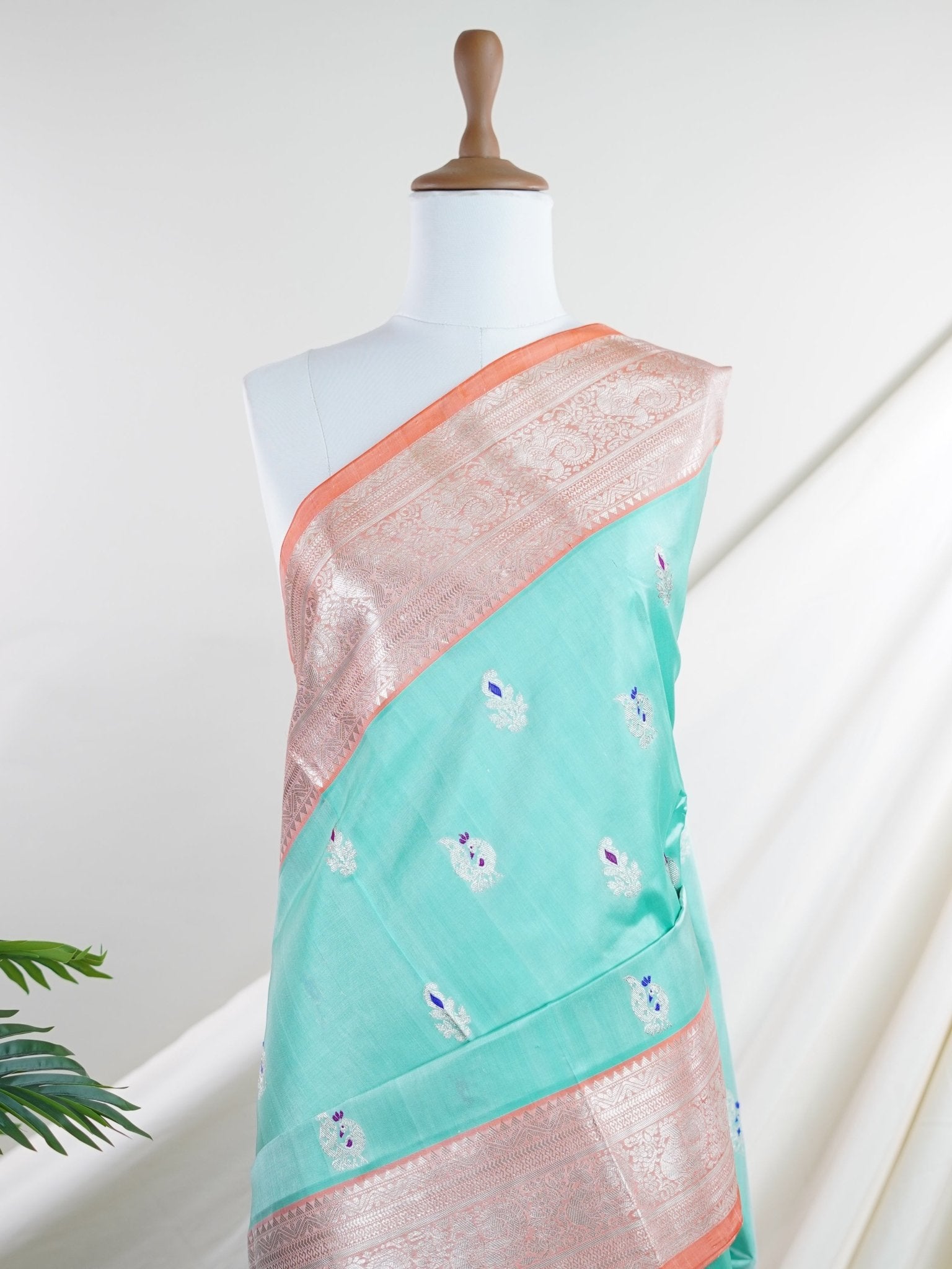 Venkatagiri Silk 100% Pure Silk - Manoranjitham Weaves - Handloom Store