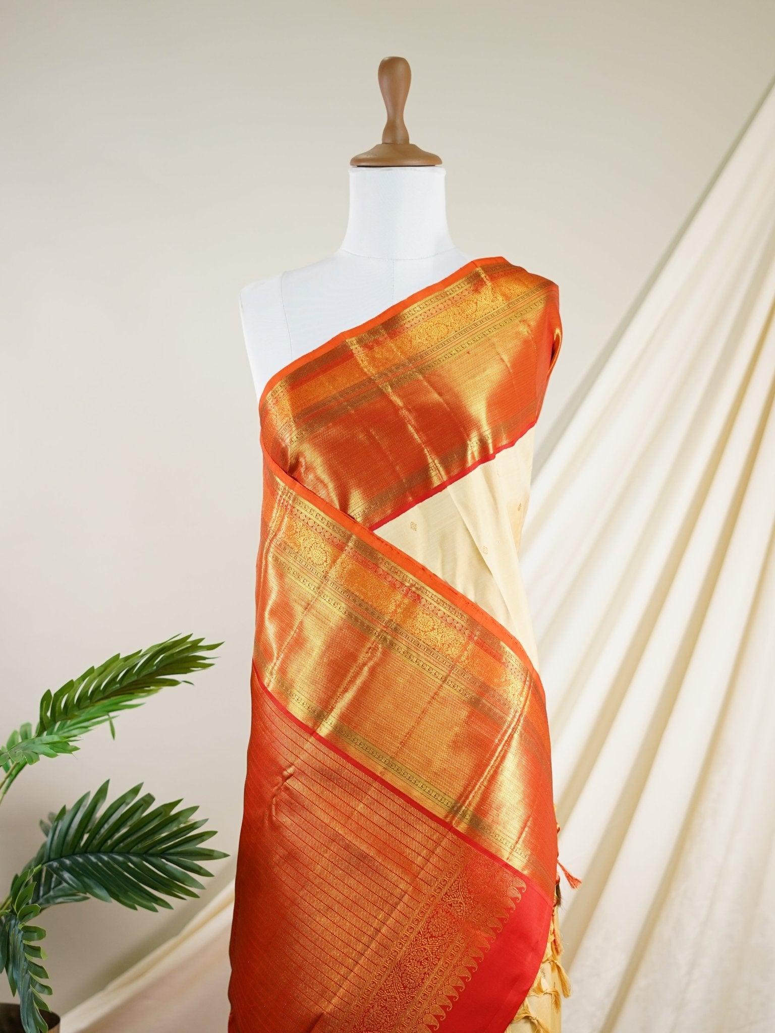 Kanchipuram Silk Cream 100% Pure Silk - Manoranjitham Weaves - Handloom Store