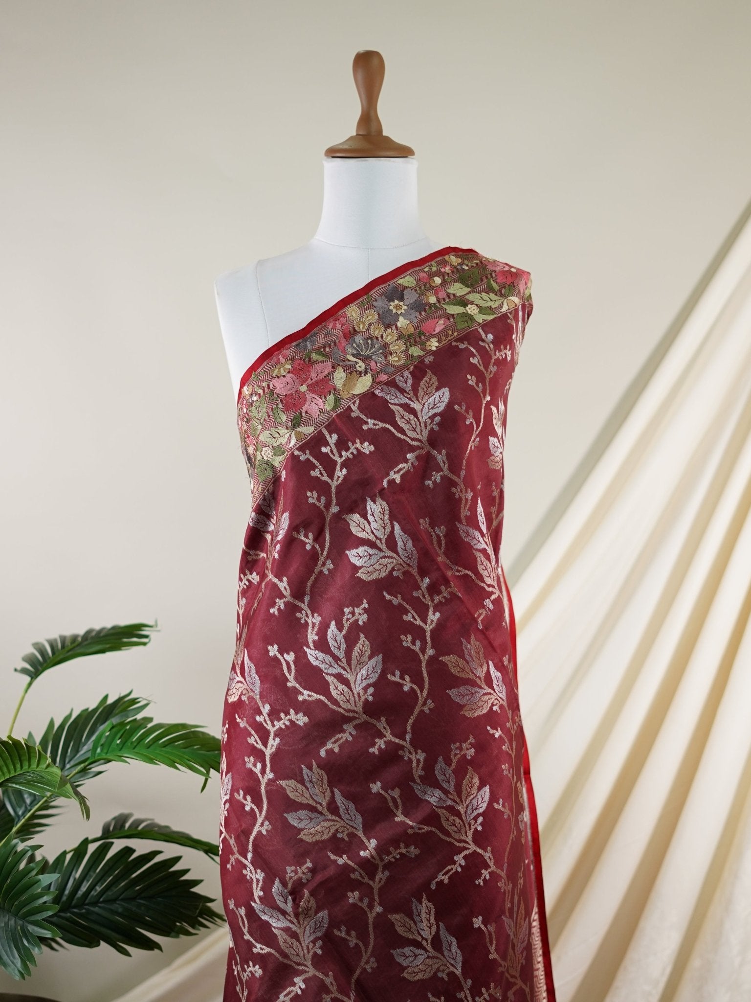 Katan Maroon 100% Pure Silk - Manoranjitham Weaves - Handloom Store