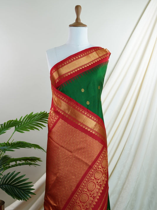 Gadwal Silk Green 100% Pure Silk - Manoranjitham Weaves - Handloom Store