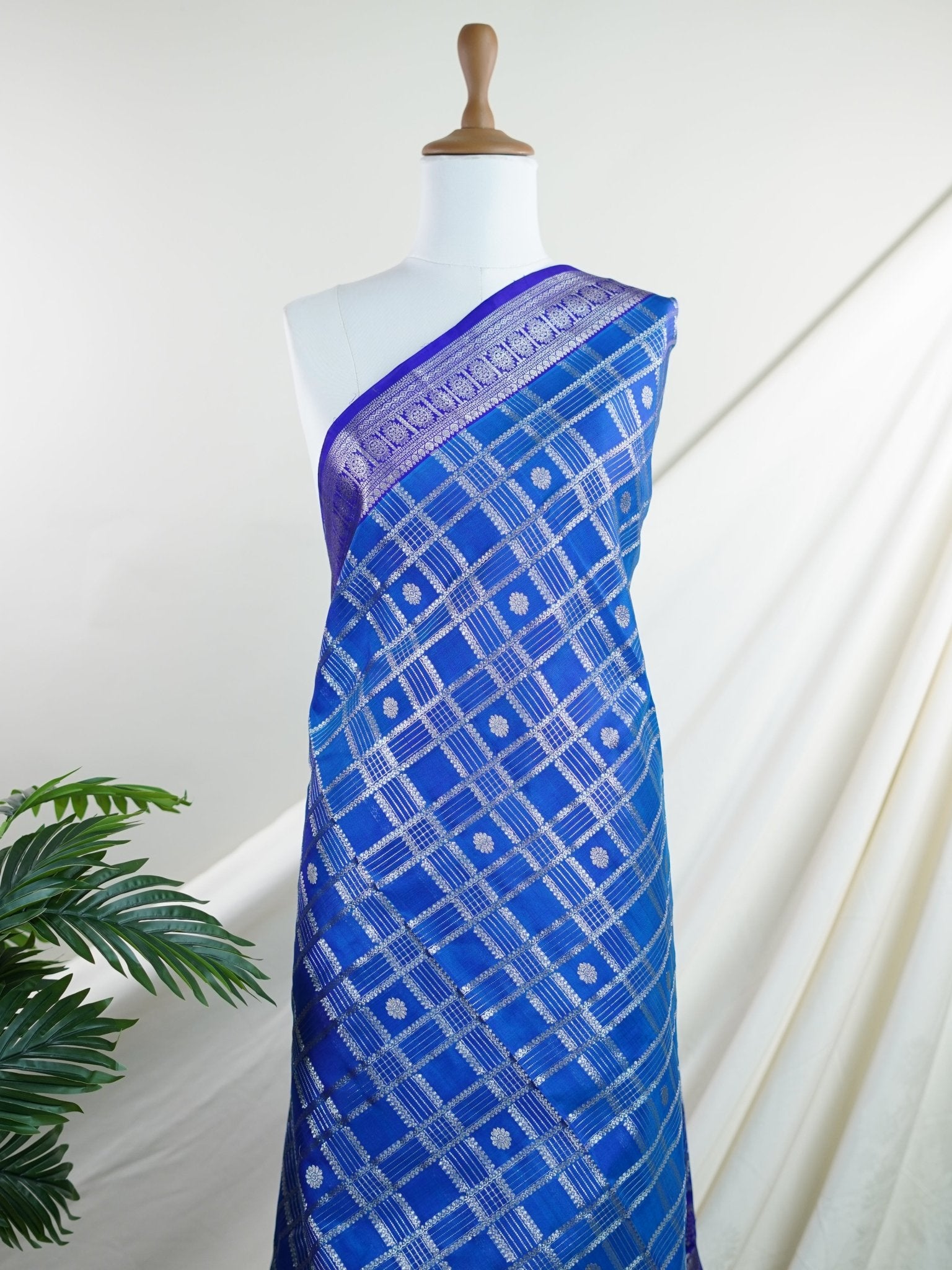 Venkatagiri Silk 100% Pure Silk - Manoranjitham Weaves - Handloom Store