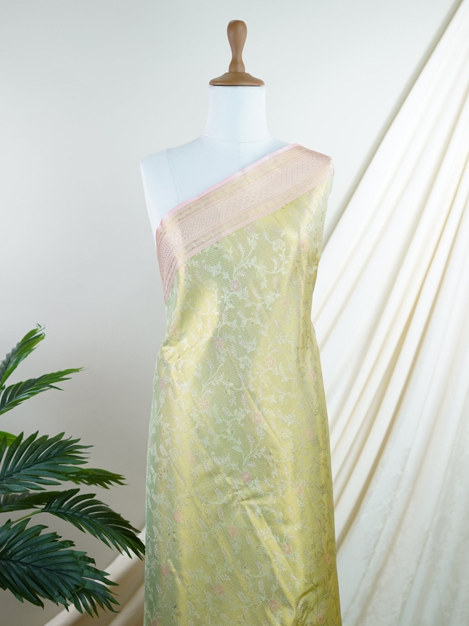 Kanchipuram Silk 100% Pure Silk - Manoranjitham Weaves - Handloom Store