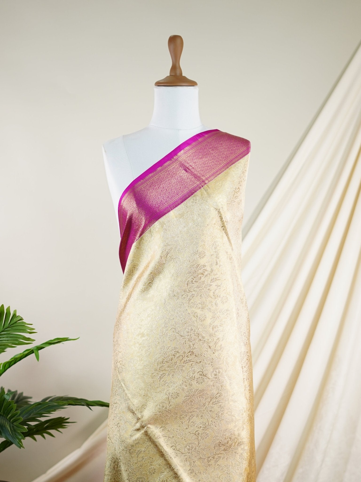 Kanchipuram Silk Golden 100% Pure Silk - Manoranjitham Weaves - Handloom Store