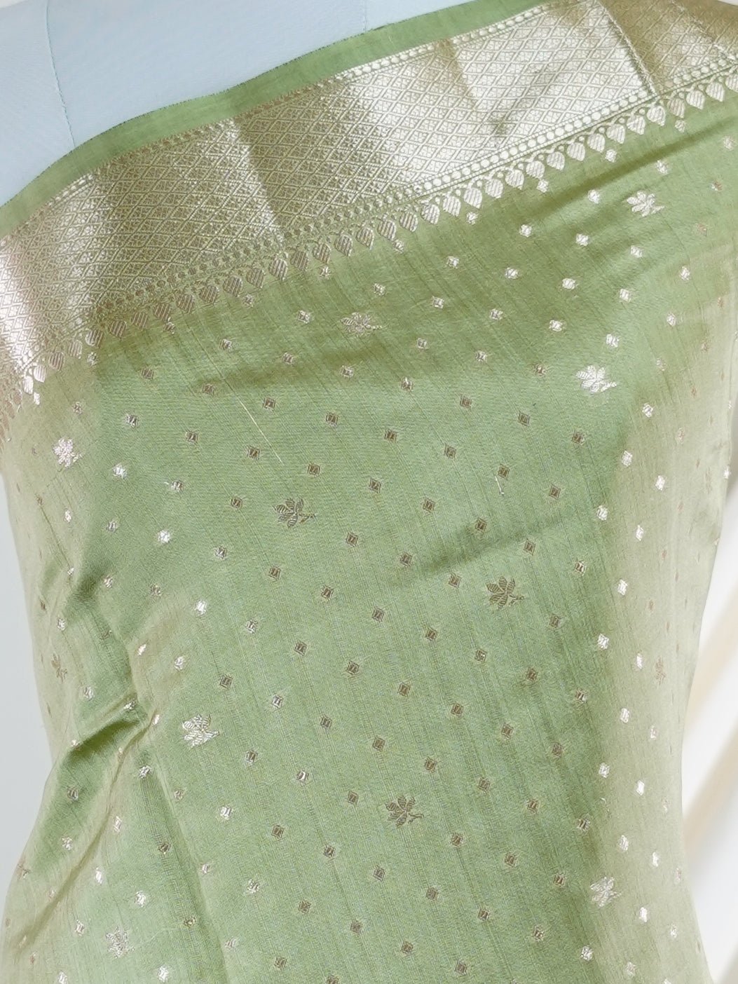 Chiniya Silk Pista Green 100% Pure Katan Soft Silk - Manoranjitham Weaves - Handloom Store