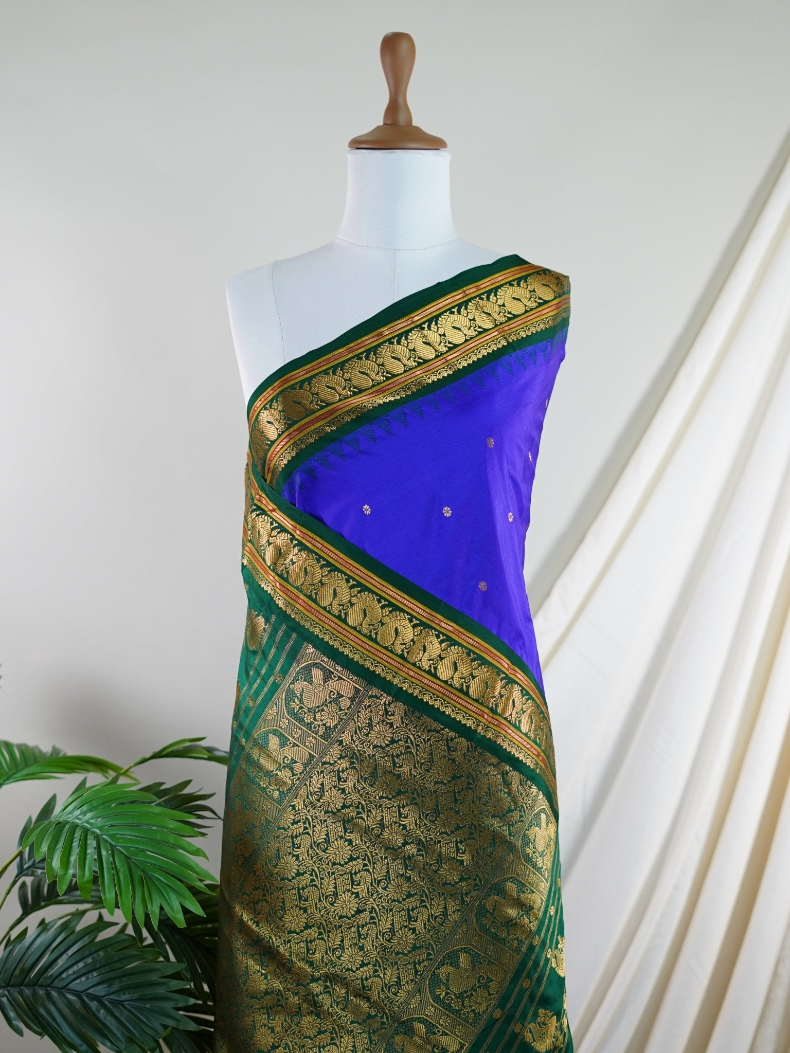 Narayanpet Blue 100% Pure Silk - Manoranjitham Weaves - Handloom Store