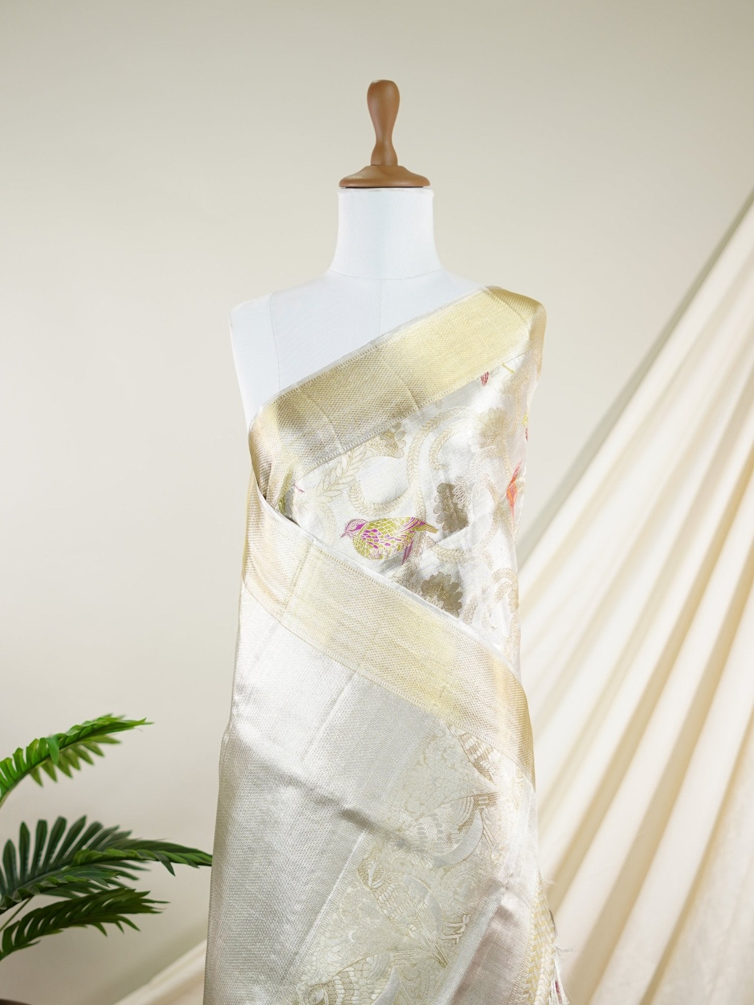 Kanchipuram Silk Silver 100% Pure Silk - Manoranjitham Weaves - Handloom Store