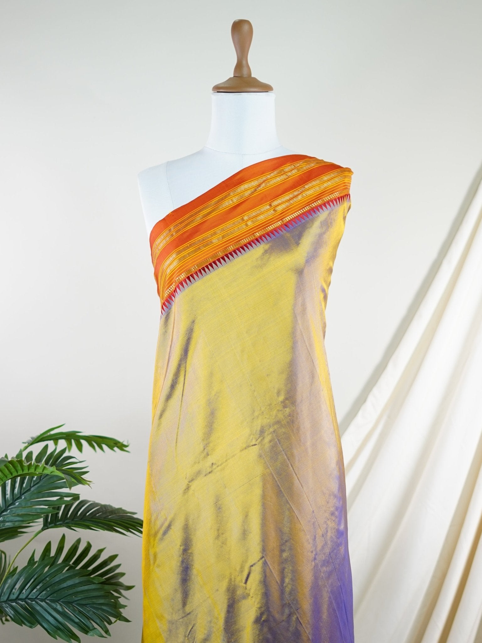 Narayanpet Puple Gold 100% Pure Silk - Manoranjitham Weaves - Handloom Store