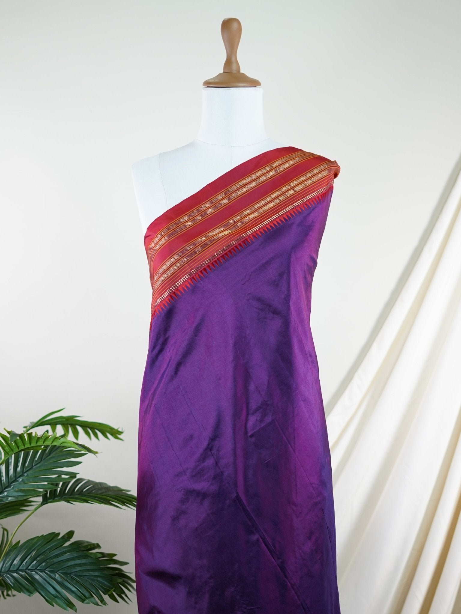 Narayanpet Violet 100% Pure Silk - Manoranjitham Weaves - Handloom Store