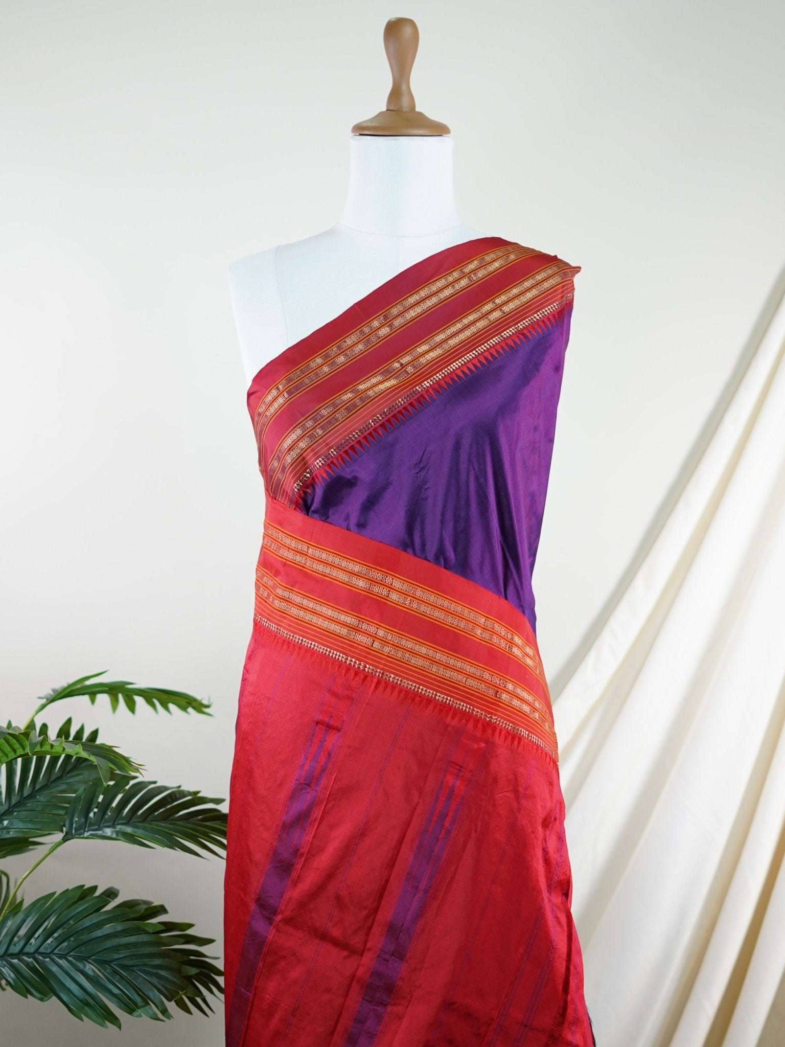 Narayanpet Violet 100% Pure Silk - Manoranjitham Weaves - Handloom Store