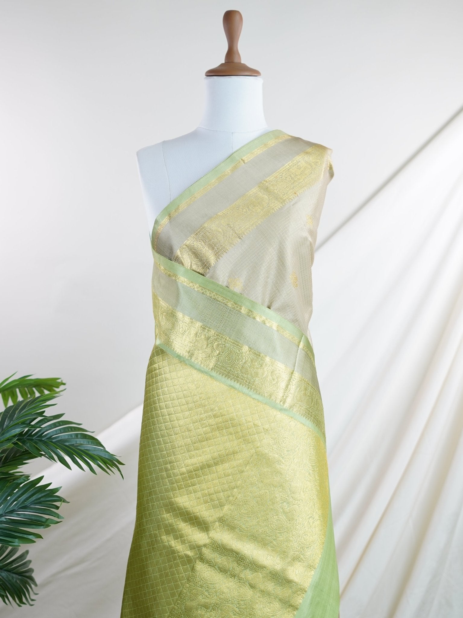 Venkatagiri Silk 100% Pure Silk - Manoranjitham Weaves - Handloom Store