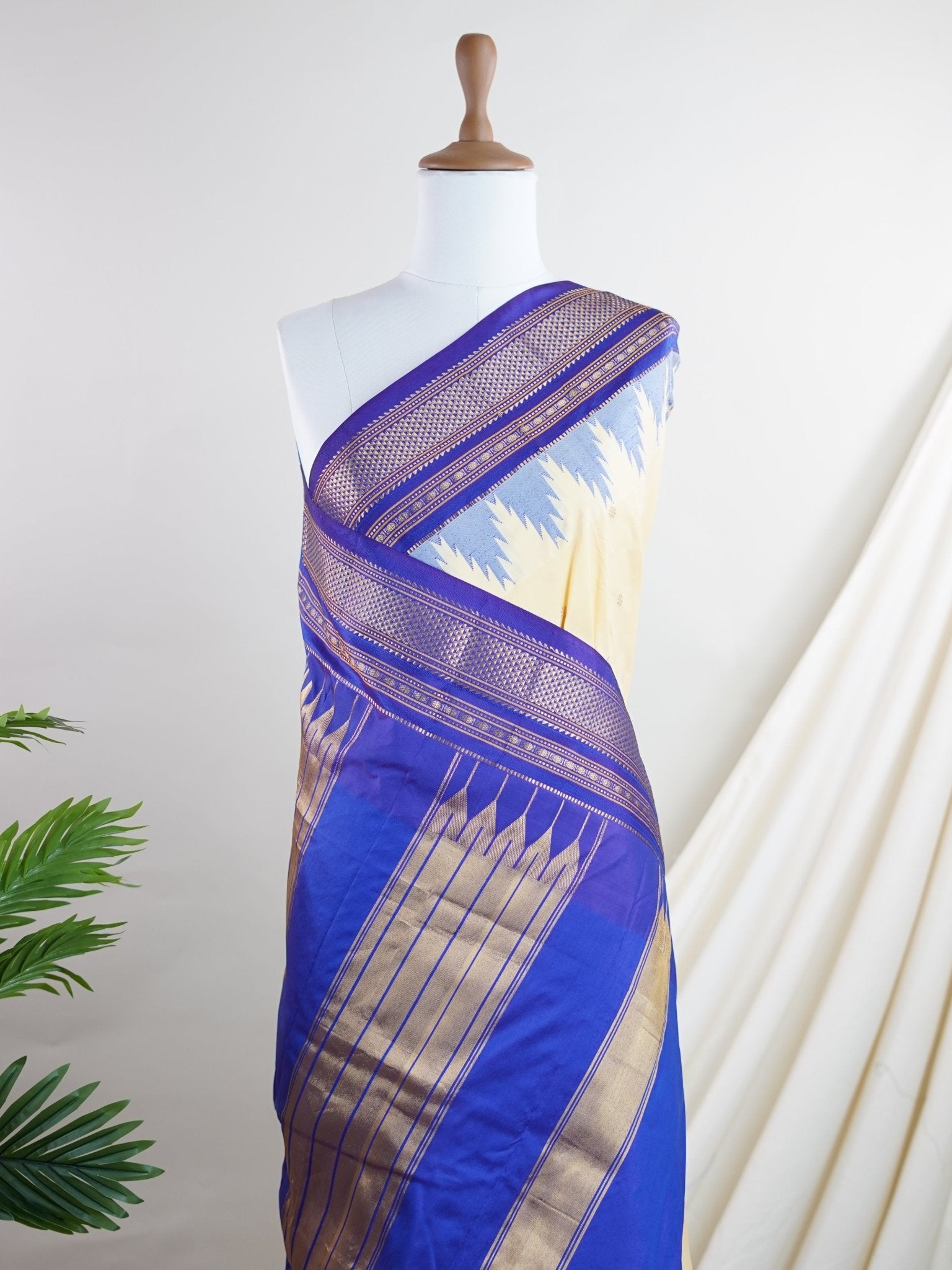 Semi Silk Semi Silk - Manoranjitham Weaves - Handloom Store