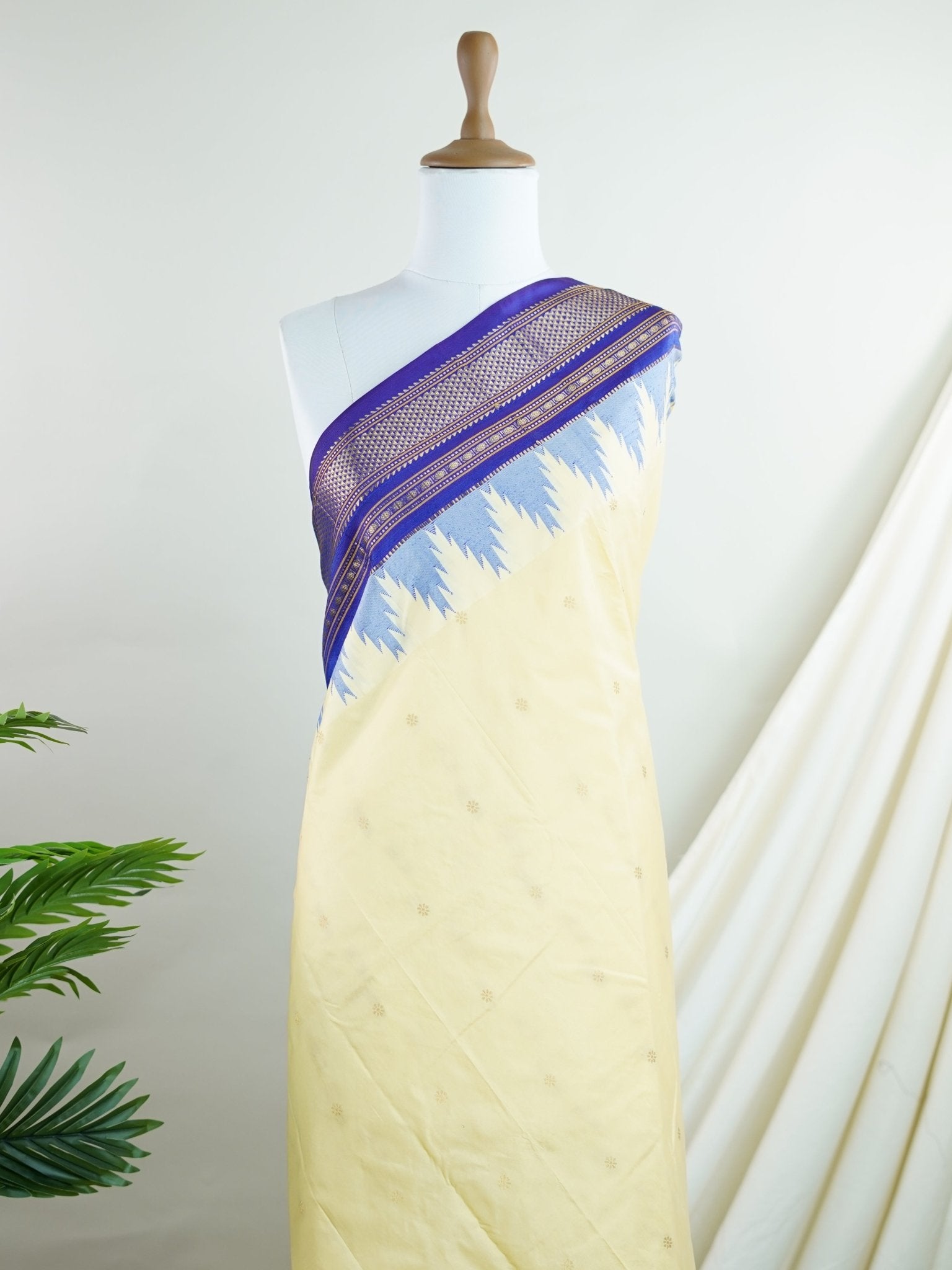 Semi Silk Semi Silk - Manoranjitham Weaves - Handloom Store