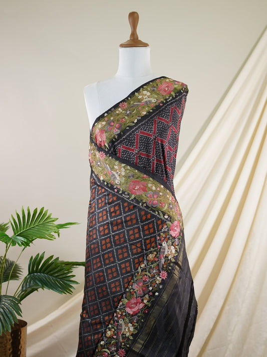 Pochampally Black 100% Pure Silk - Manoranjitham Weaves - Handloom Store