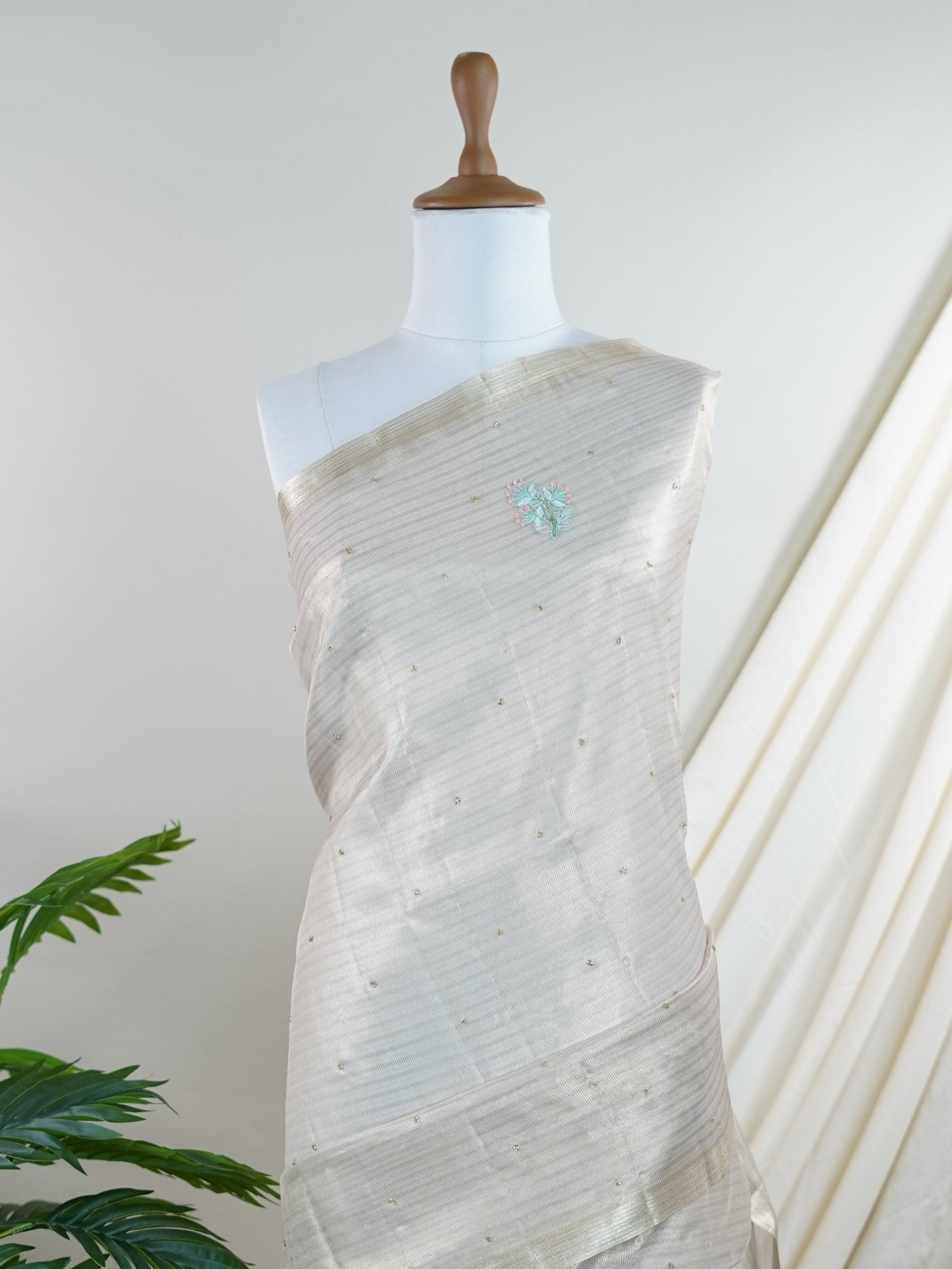 tissue Silver 100% Pure Tissue - Manoranjitham Weaves - Handloom Store