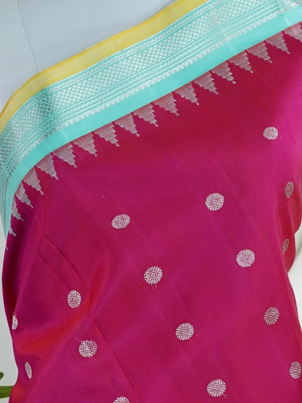 Gadwal Silk Grey 100% Pure Silk - Manoranjitham Weaves - Handloom Store