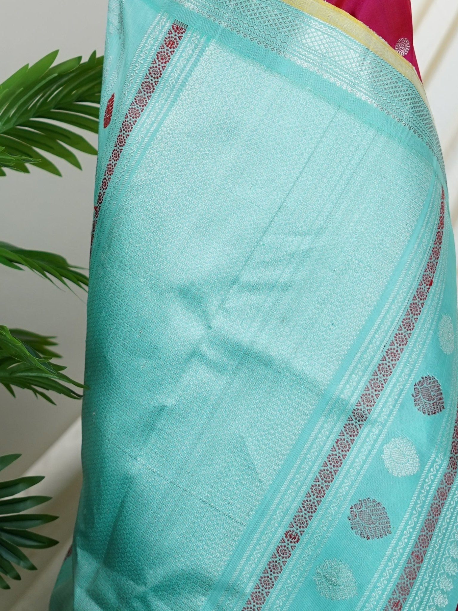 Gadwal Silk Grey 100% Pure Silk - Manoranjitham Weaves - Handloom Store