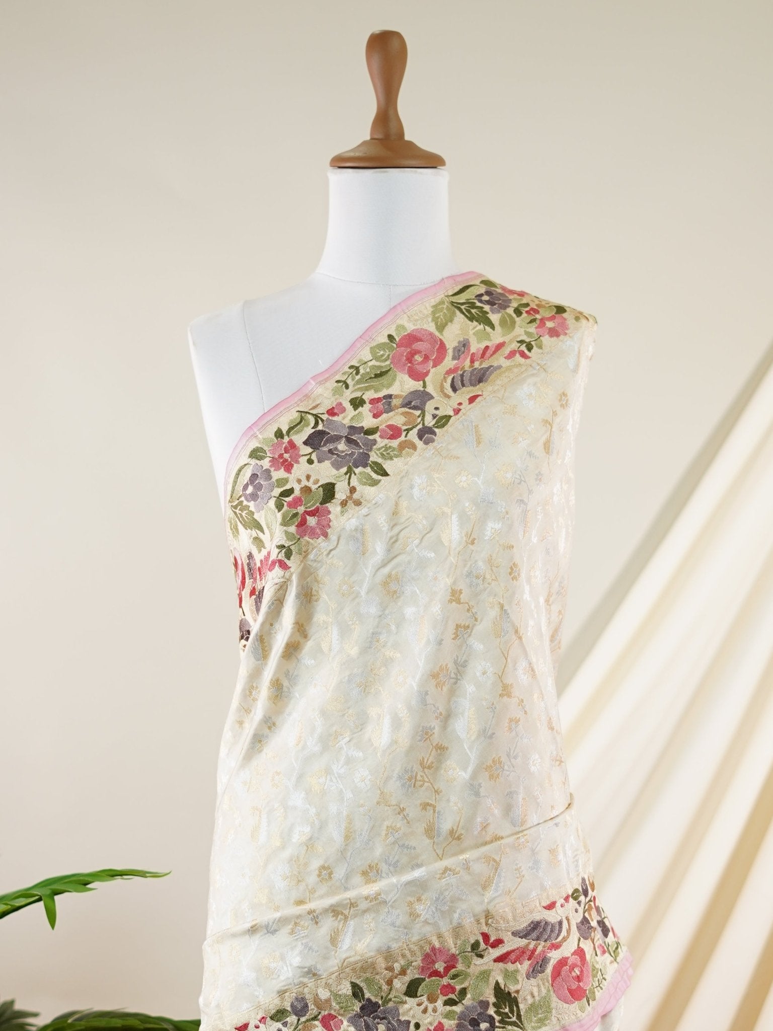 Katan Silver 100% Pure Silk - Manoranjitham Weaves - Handloom Store