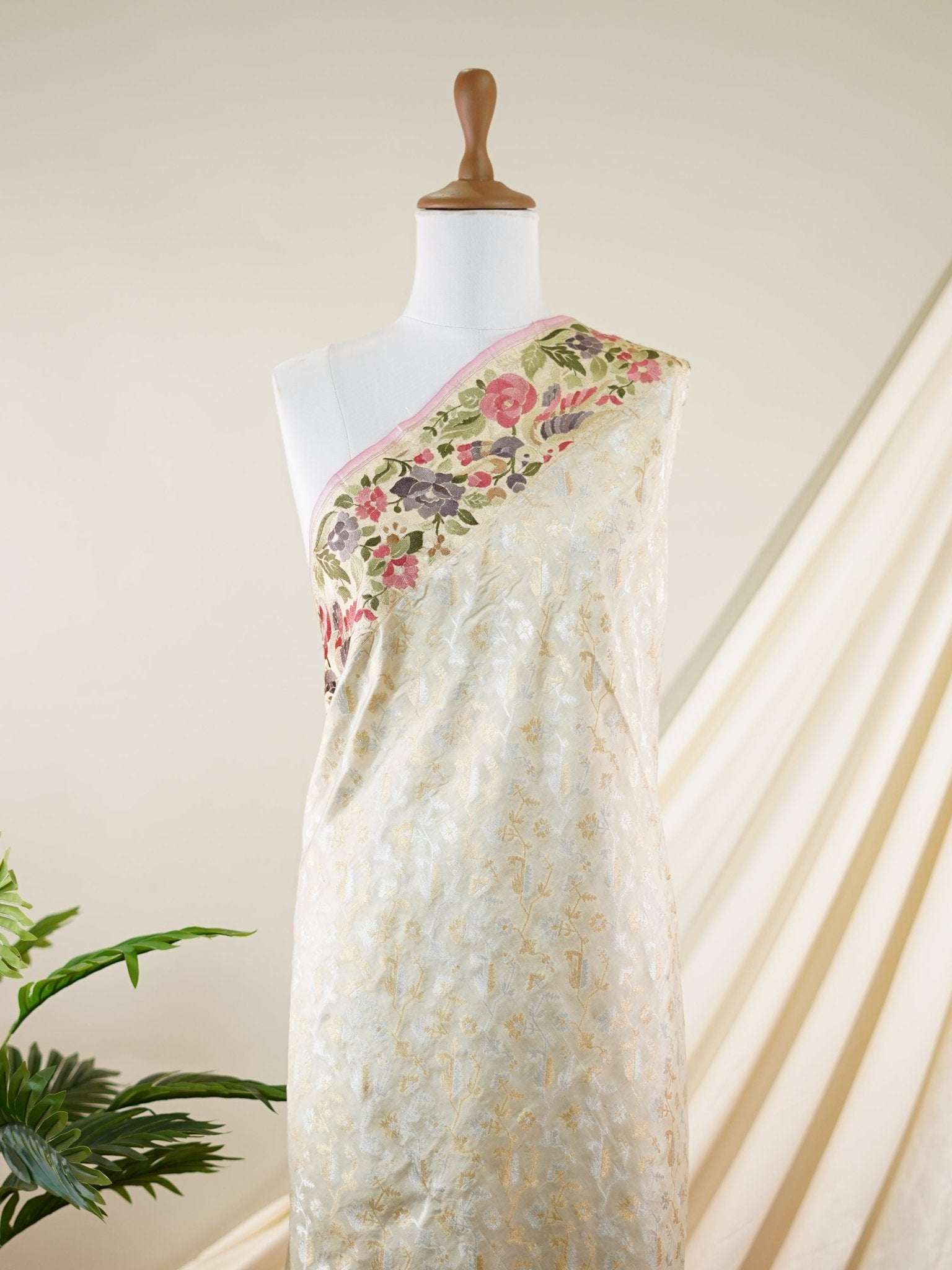 Katan Silver 100% Pure Silk - Manoranjitham Weaves - Handloom Store