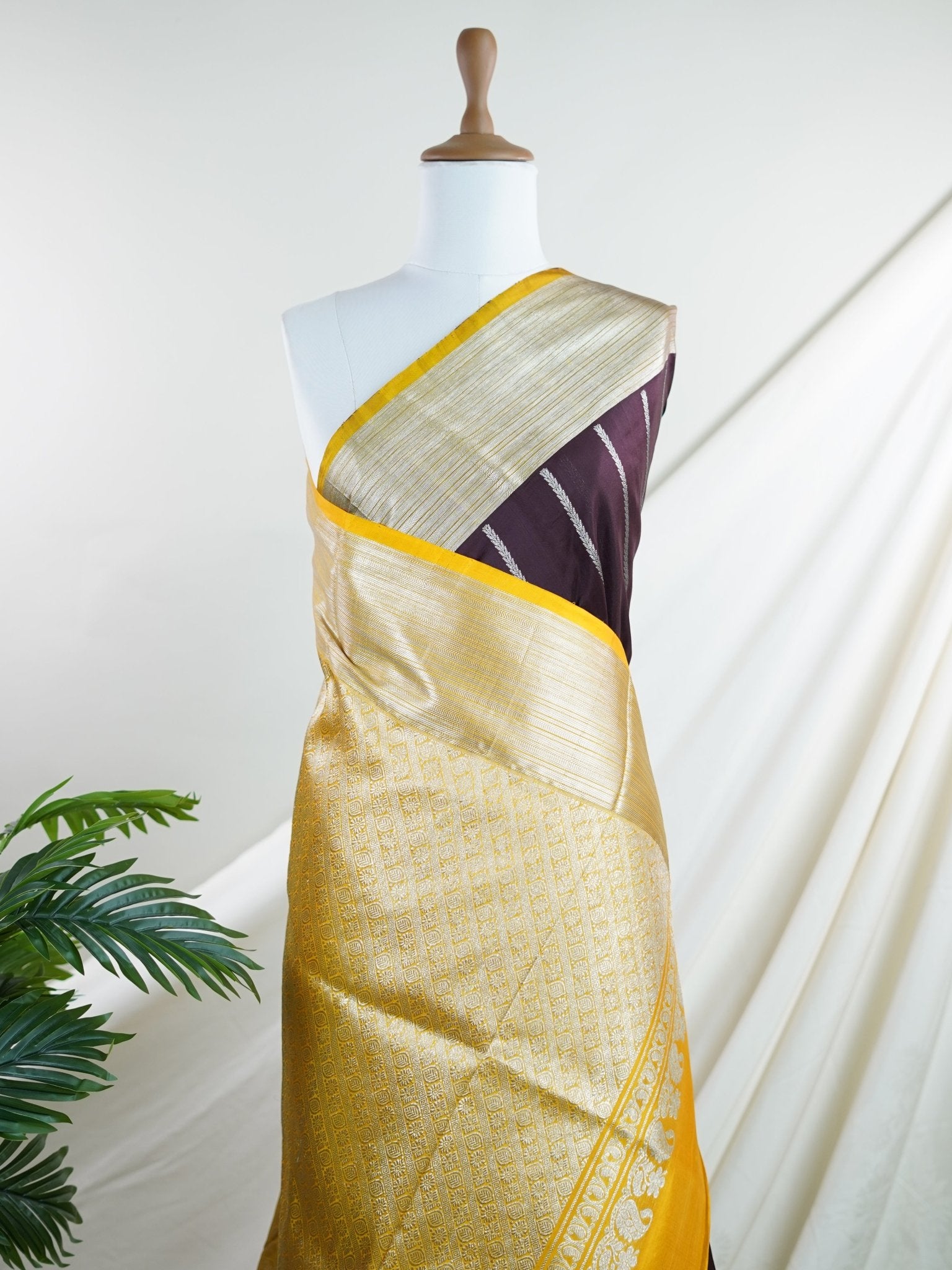Venkatagiri Silk 100% Pure Silk - Manoranjitham Weaves - Handloom Store
