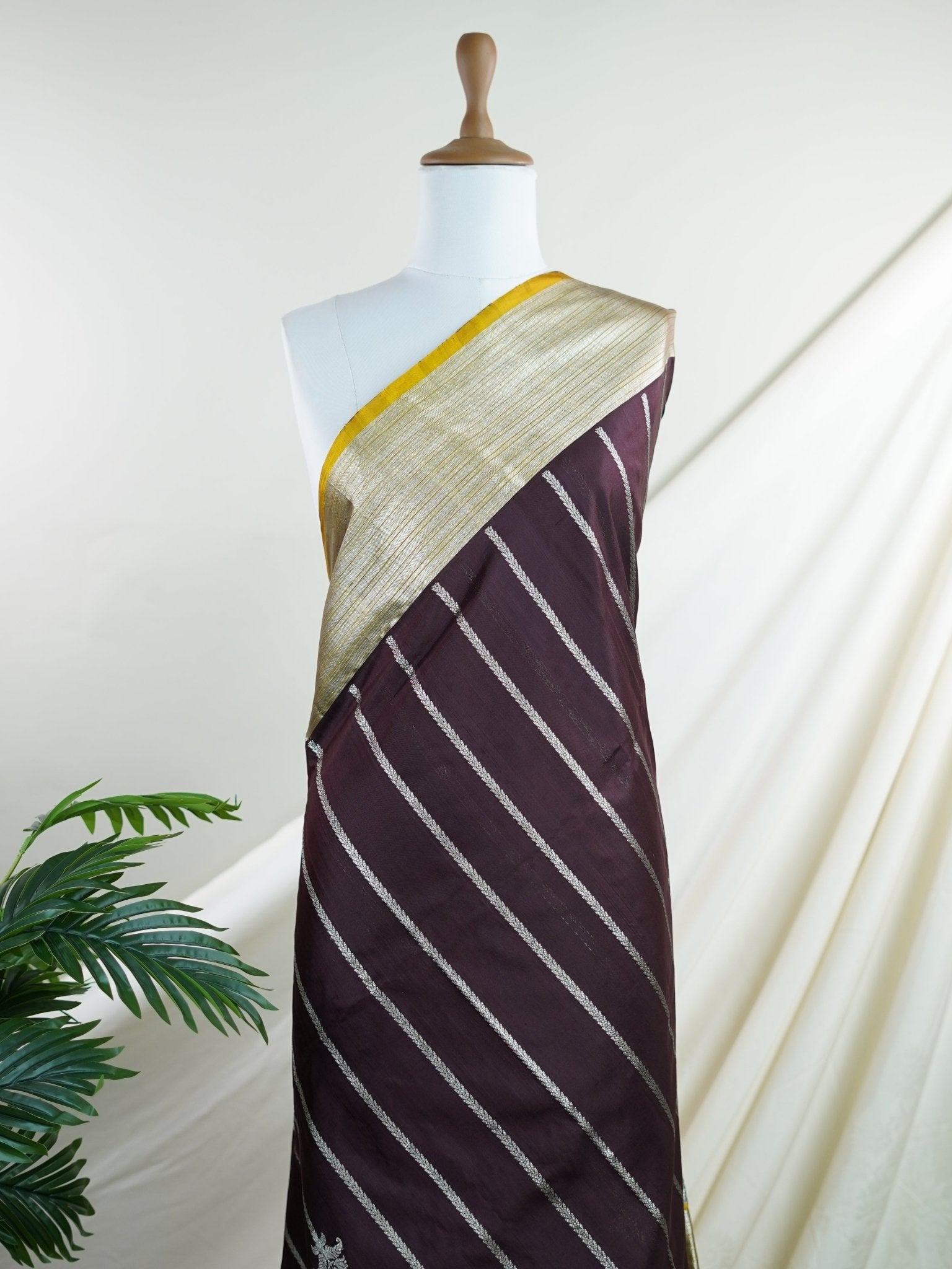 Venkatagiri Silk 100% Pure Silk - Manoranjitham Weaves - Handloom Store