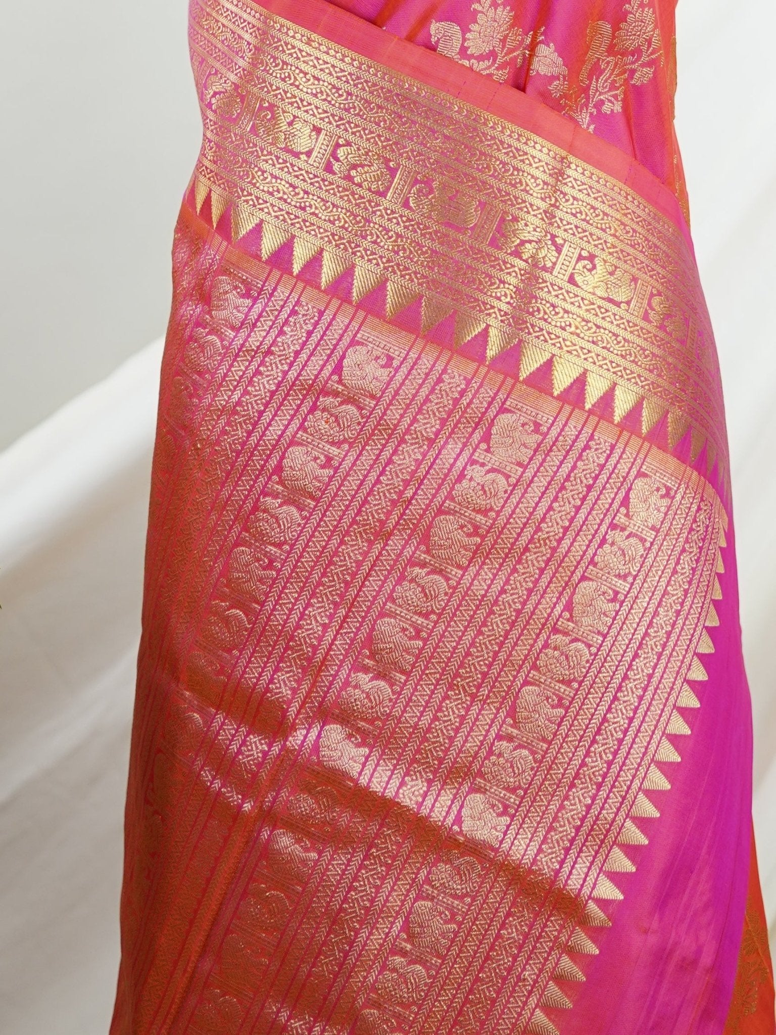 Venkatagiri Silk 100% Pure Silk - Manoranjitham Weaves - Handloom Store