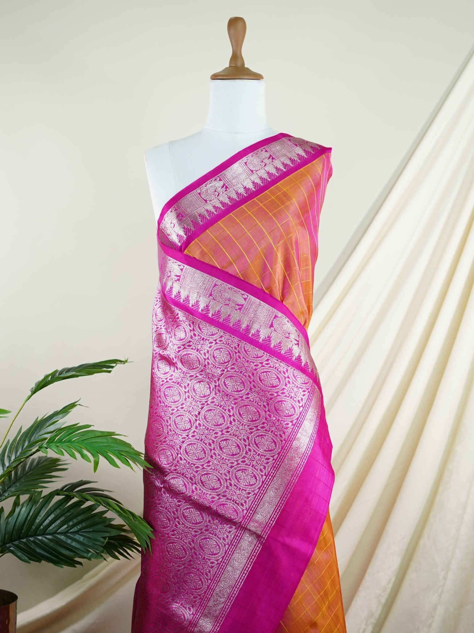 Venkatagiri Silk Orange 100% Pure Silk - Manoranjitham Weaves - Handloom Store