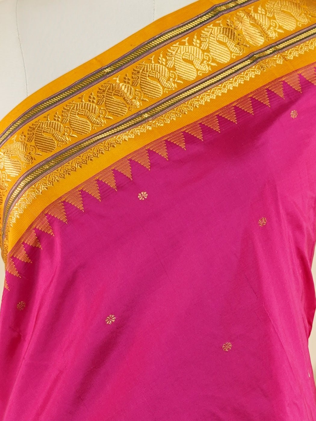 Narayanpet Pink 100% Pure Silk - Manoranjitham Weaves - Handloom Store